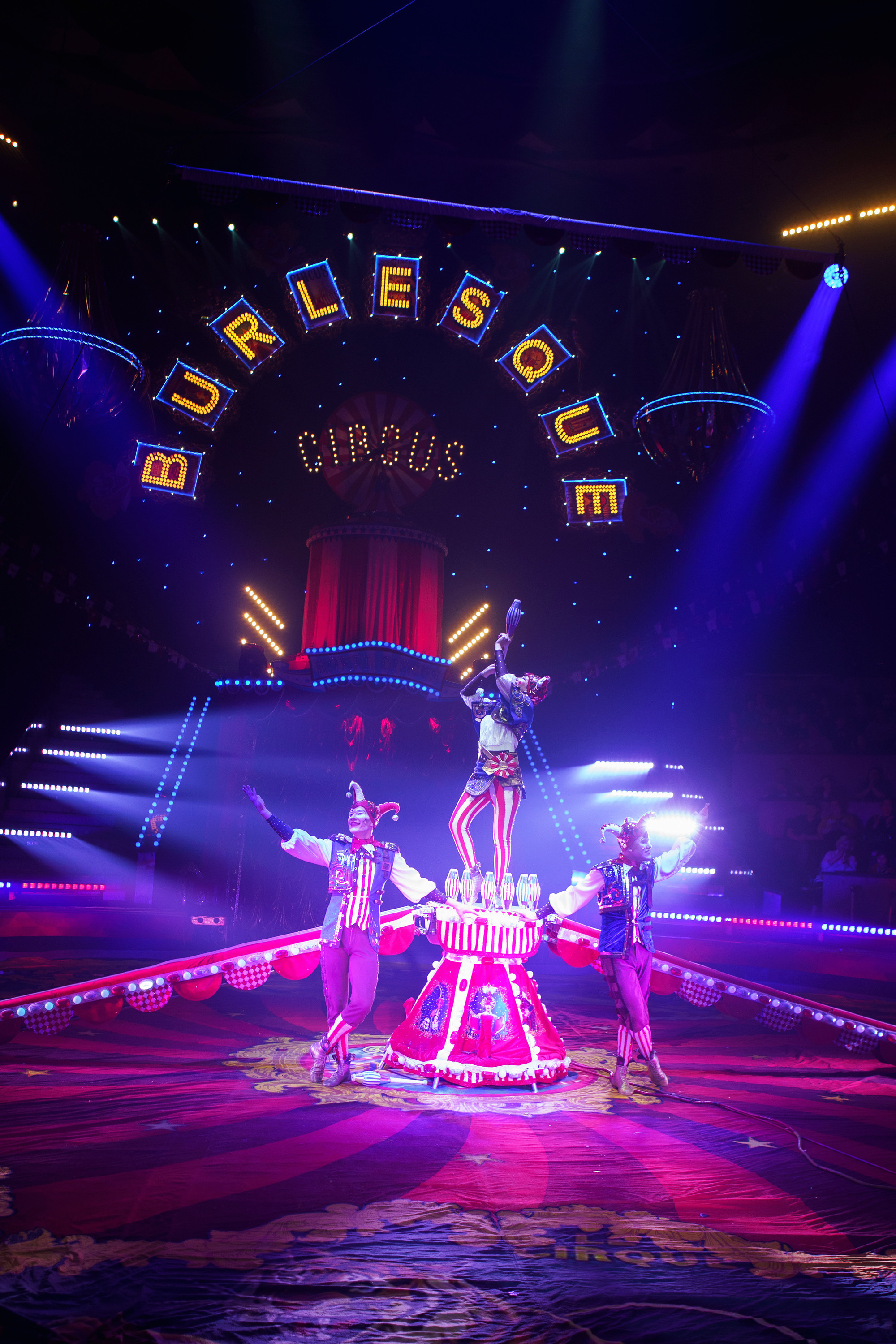 Грандиозный «БУРЛЕСК» Гии Эрадзе ВПЕРВЫЕ в Новосибирском цирке!. Фотомастерская Воробьевых