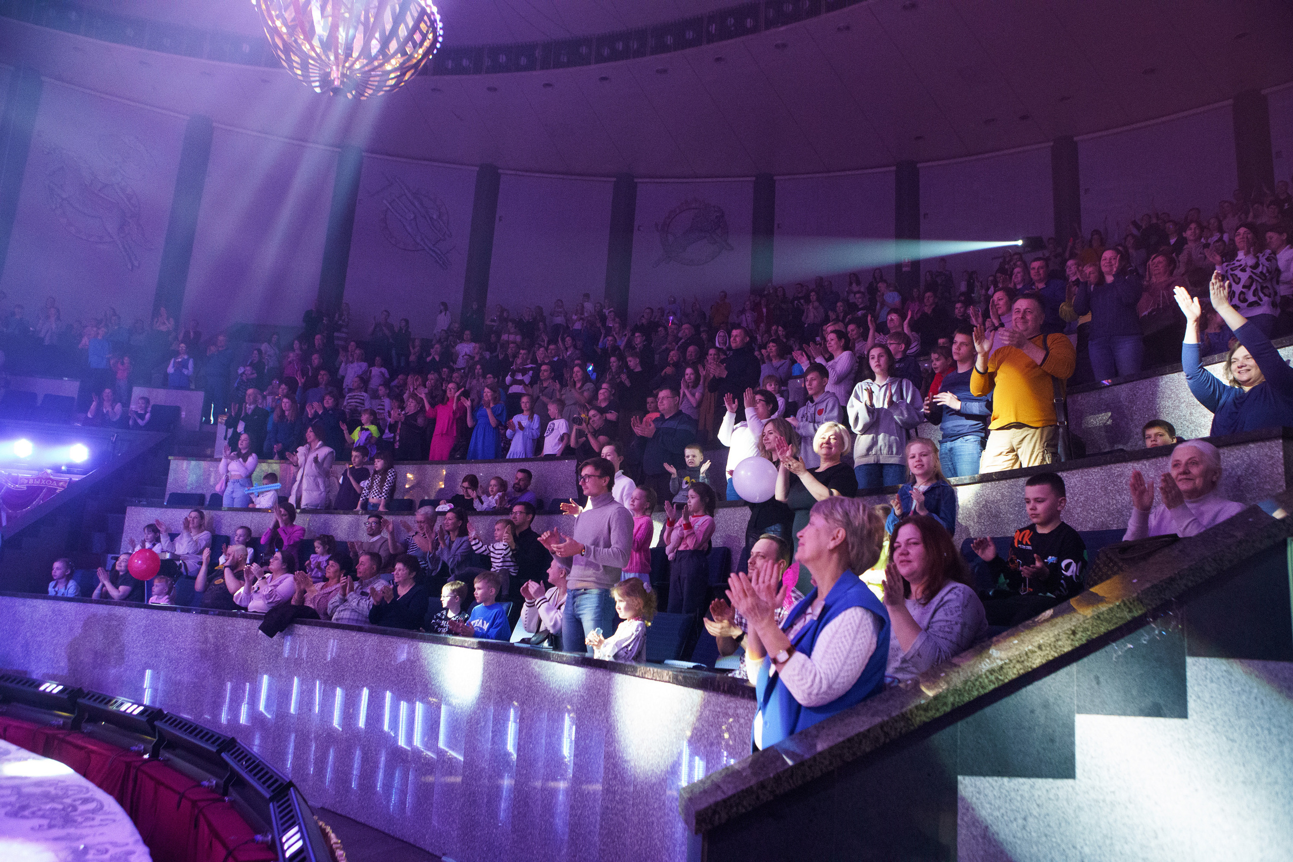 Грандиозный «БУРЛЕСК» Гии Эрадзе ВПЕРВЫЕ в Новосибирском цирке!. Фотомастерская Воробьевых