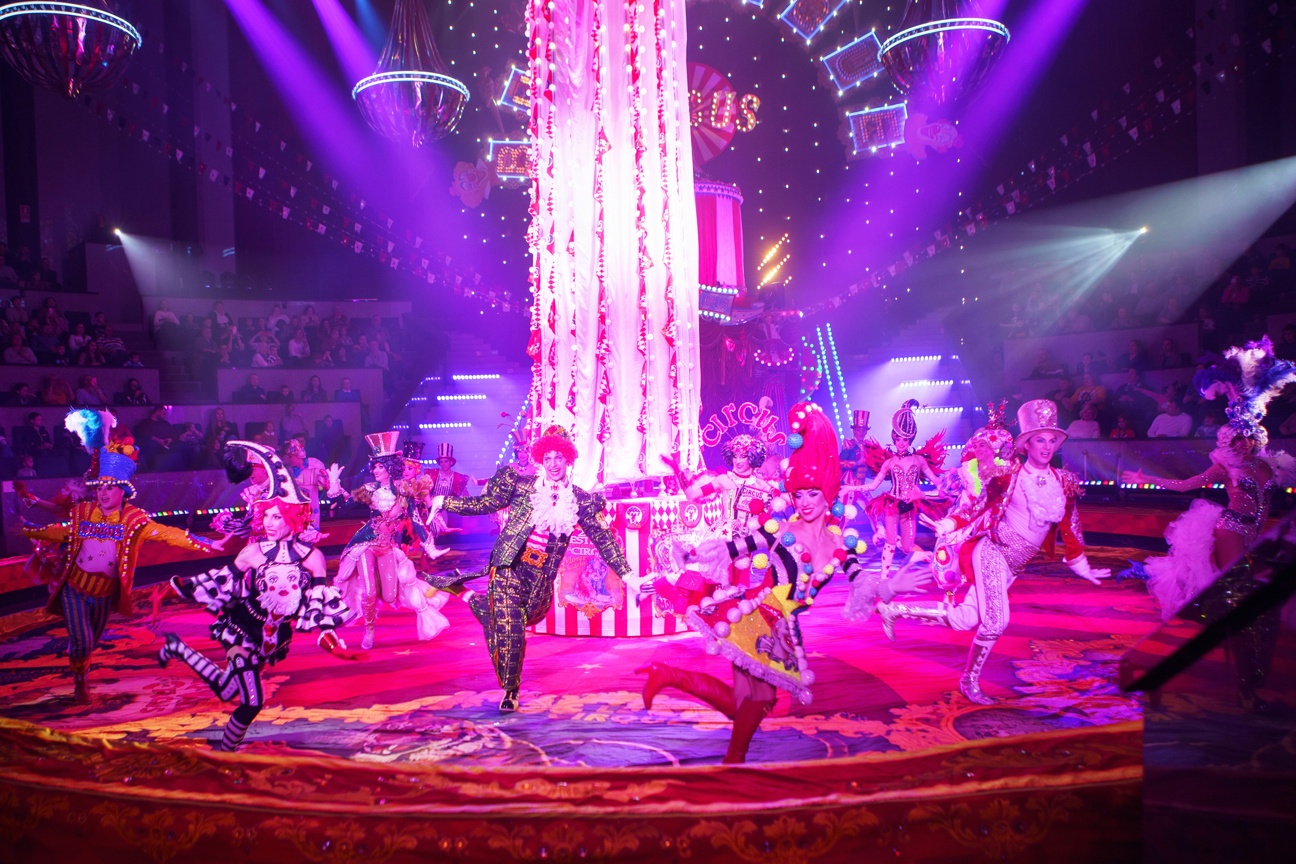 Грандиозный «БУРЛЕСК» Гии Эрадзе ВПЕРВЫЕ в Новосибирском цирке!. Фотомастерская Воробьевых