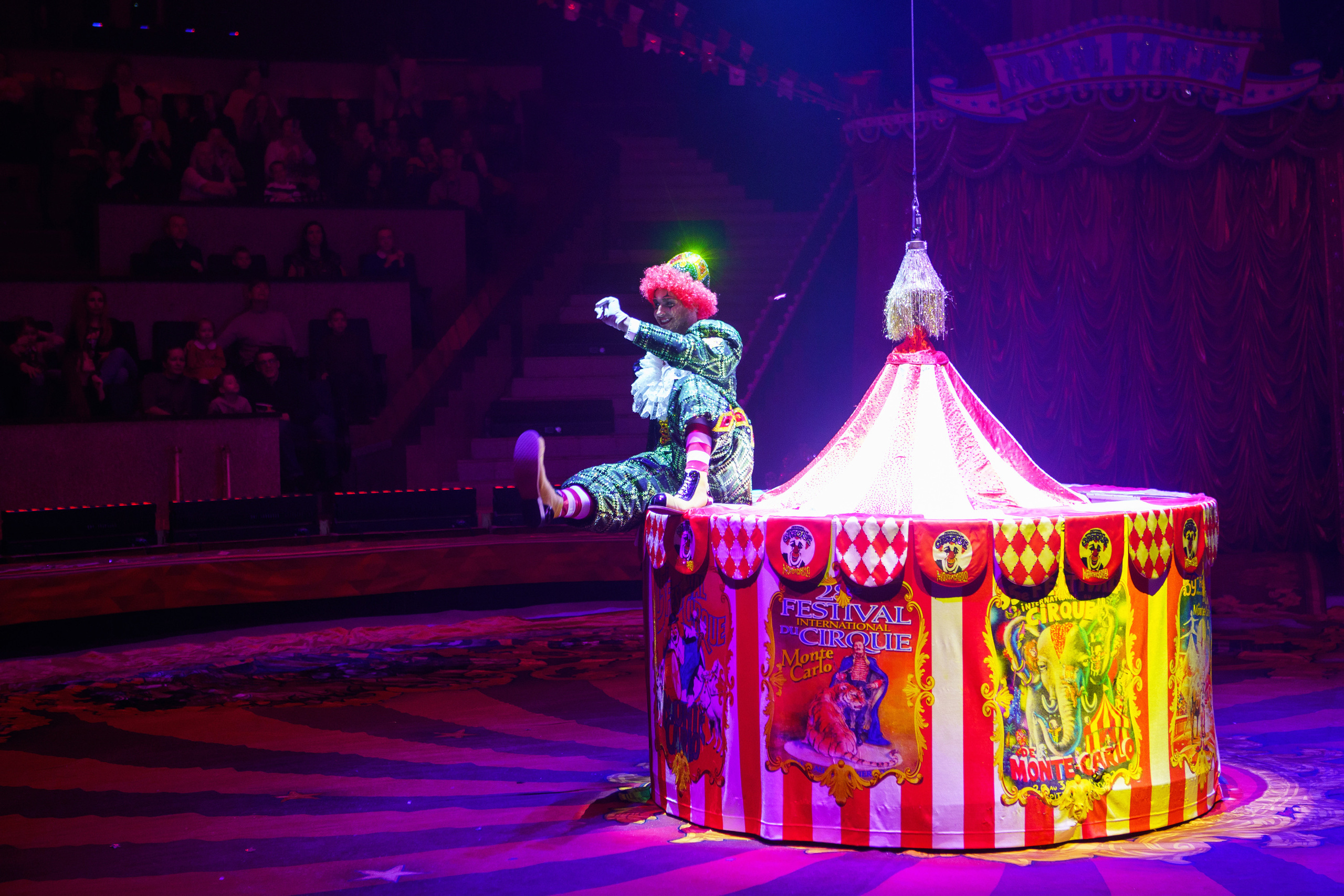 Грандиозный «БУРЛЕСК» Гии Эрадзе ВПЕРВЫЕ в Новосибирском цирке!. Фотомастерская Воробьевых