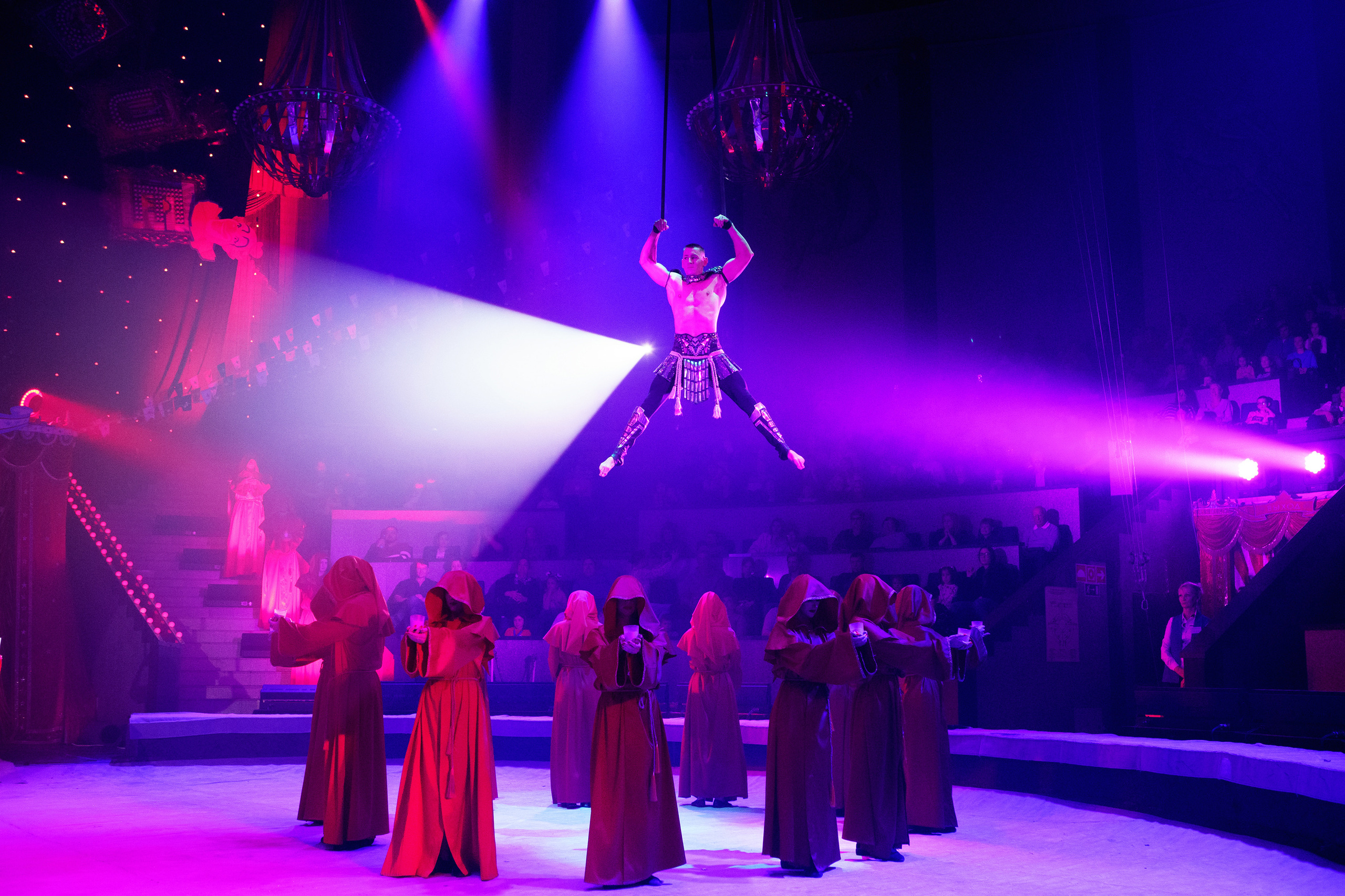 Грандиозный «БУРЛЕСК» Гии Эрадзе ВПЕРВЫЕ в Новосибирском цирке!. Фотомастерская Воробьевых