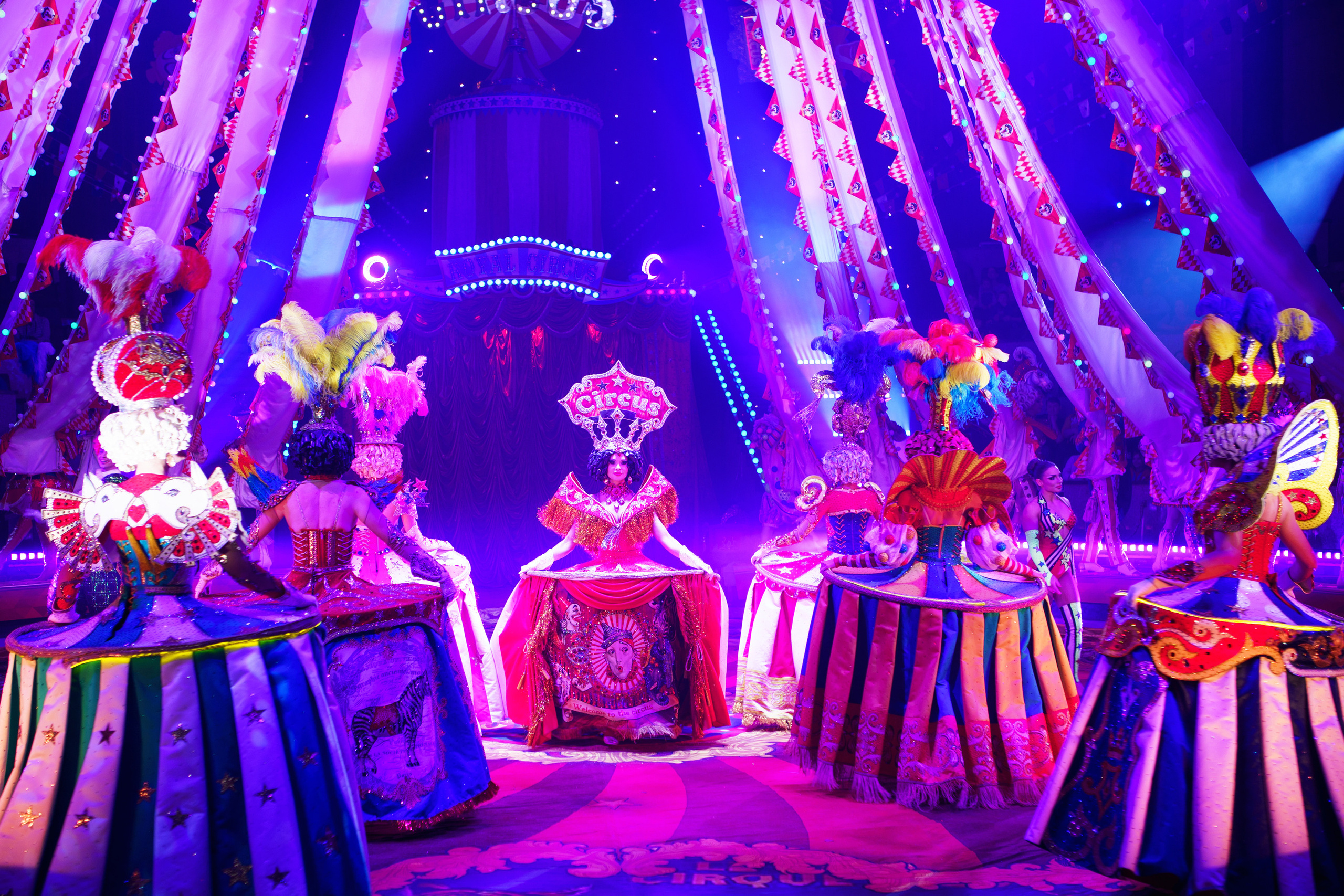 Грандиозный «БУРЛЕСК» Гии Эрадзе ВПЕРВЫЕ в Новосибирском цирке!. Фотомастерская Воробьевых