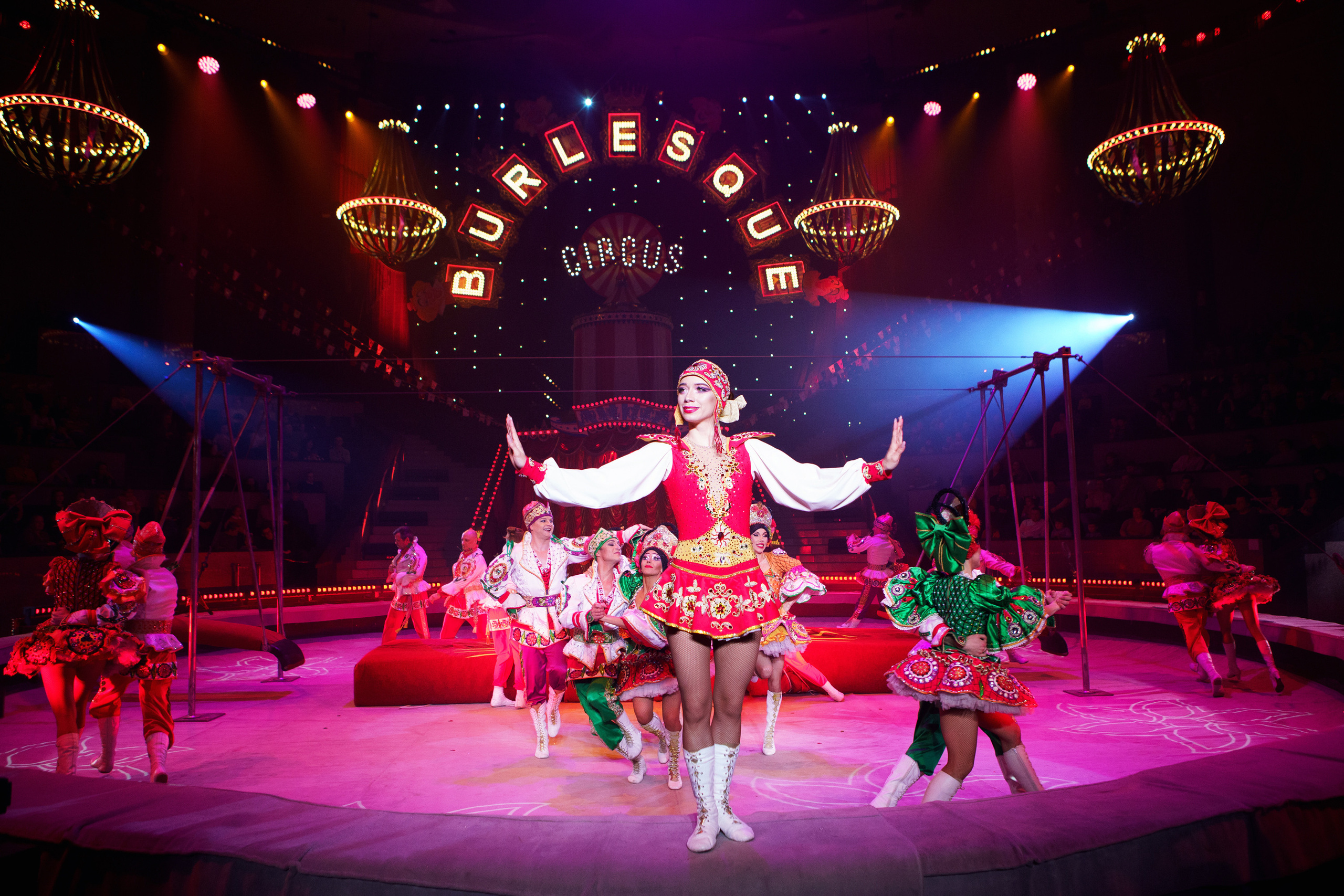 Грандиозный «БУРЛЕСК» Гии Эрадзе ВПЕРВЫЕ в Новосибирском цирке!. Фотомастерская Воробьевых