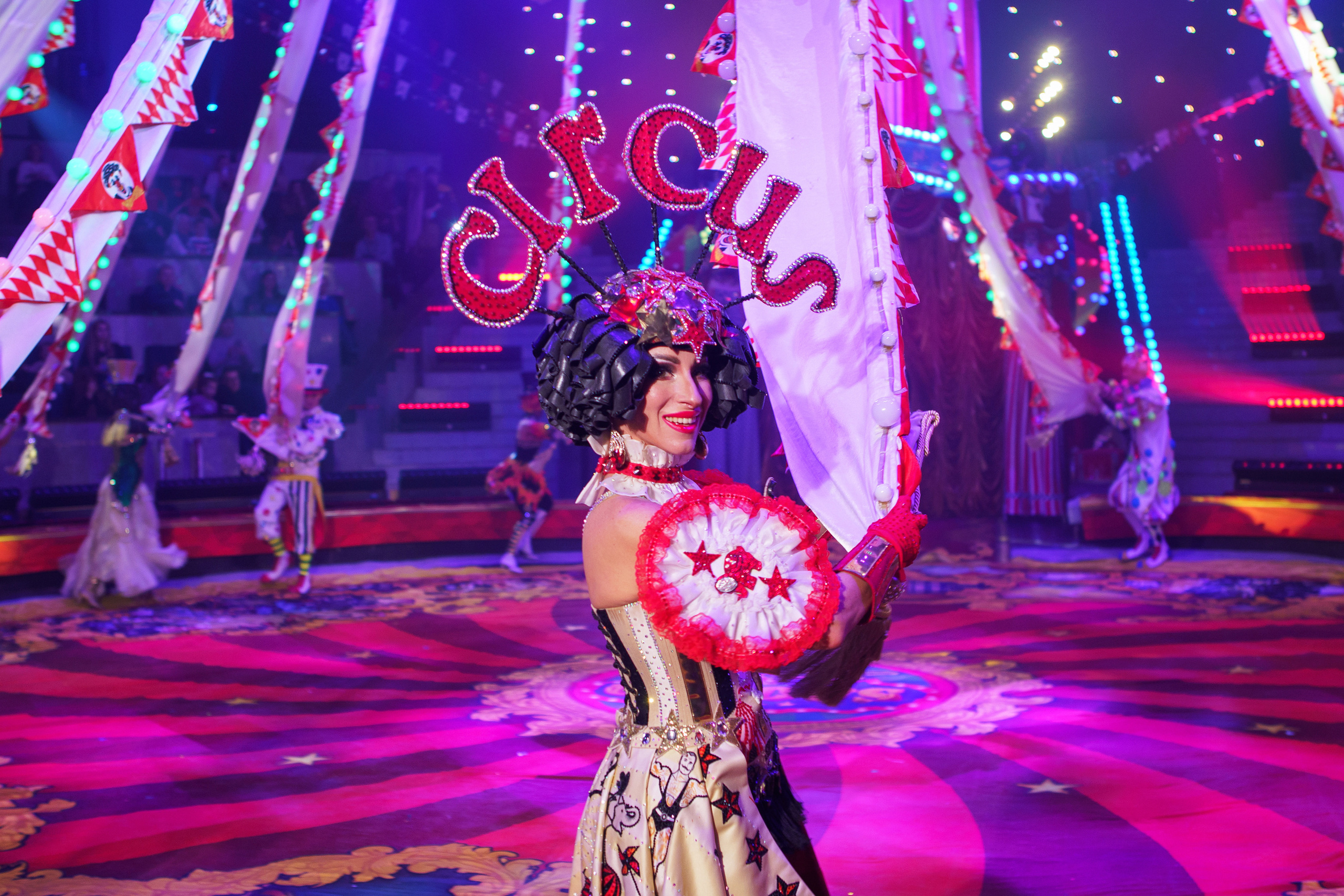 Грандиозный «БУРЛЕСК» Гии Эрадзе ВПЕРВЫЕ в Новосибирском цирке!. Фотомастерская Воробьевых