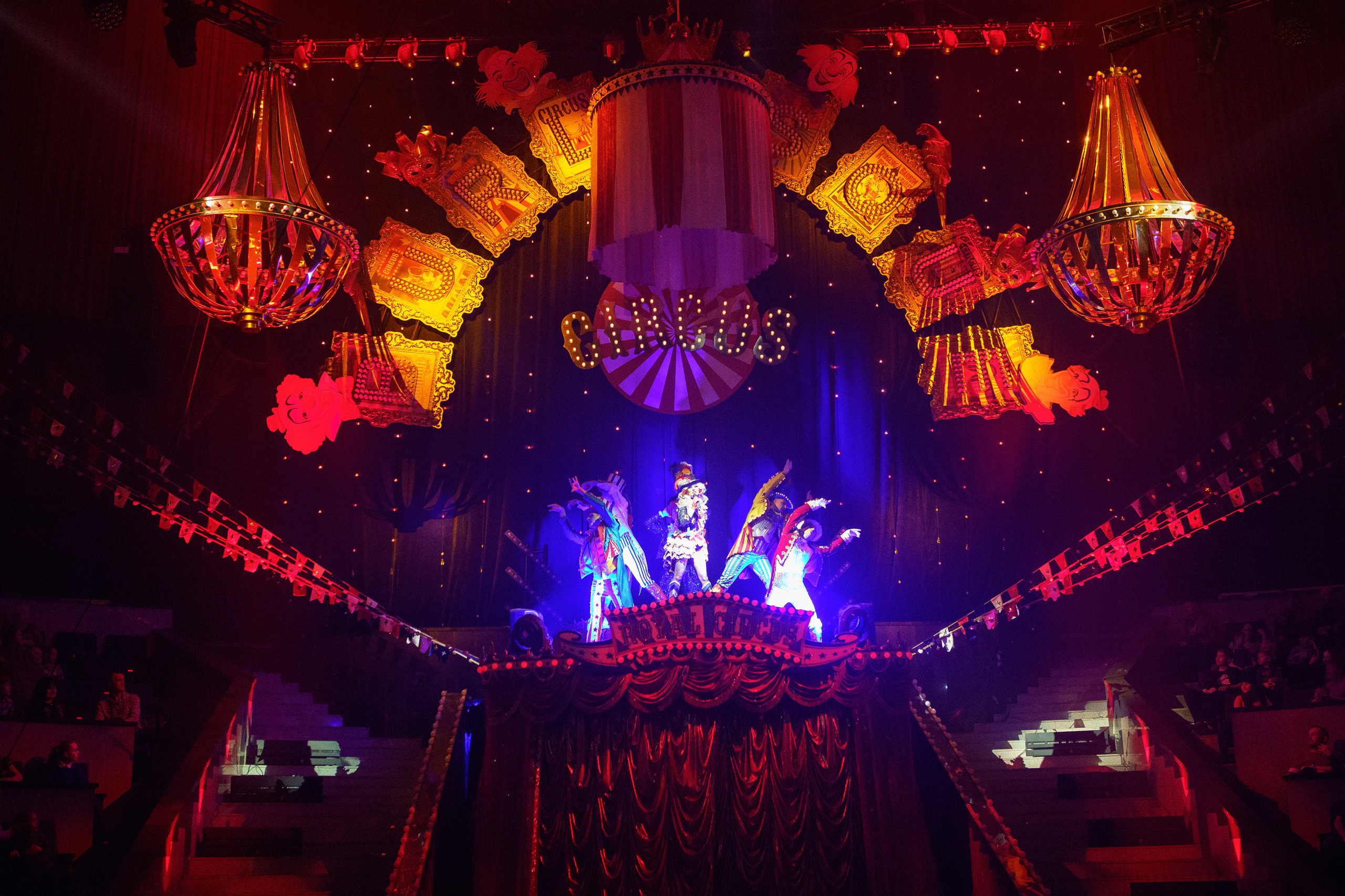 Грандиозный «БУРЛЕСК» Гии Эрадзе ВПЕРВЫЕ в Новосибирском цирке!. Фотомастерская Воробьевых