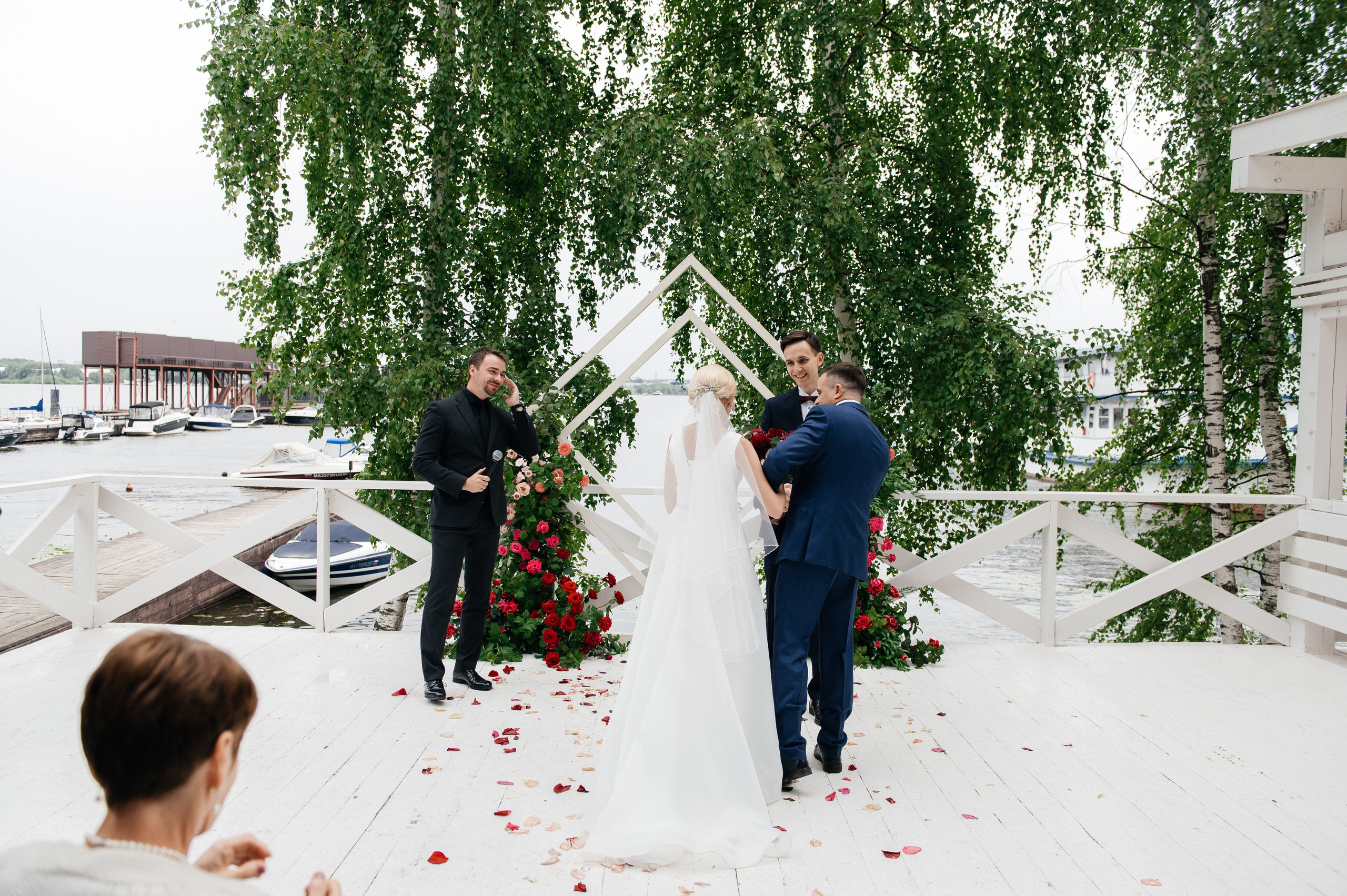 Свадебная фотосессия в яхт-клубе. Семейный и свадебный фотограф в Москве Татьяна Николаева