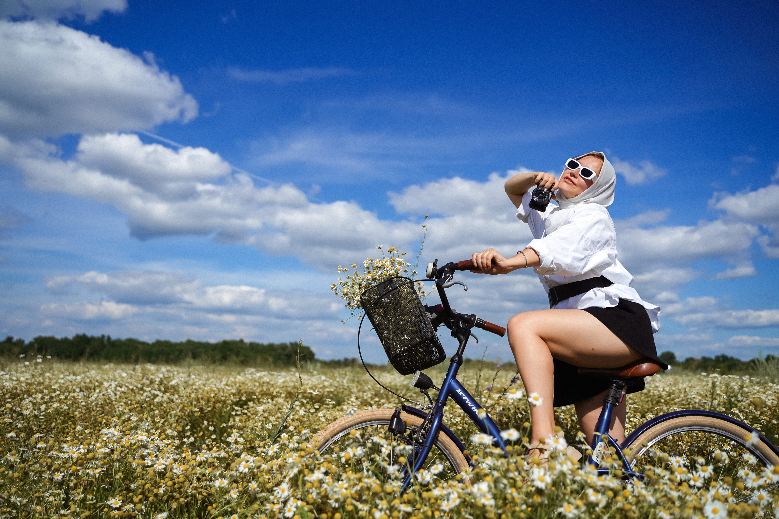 Таня в ромашках