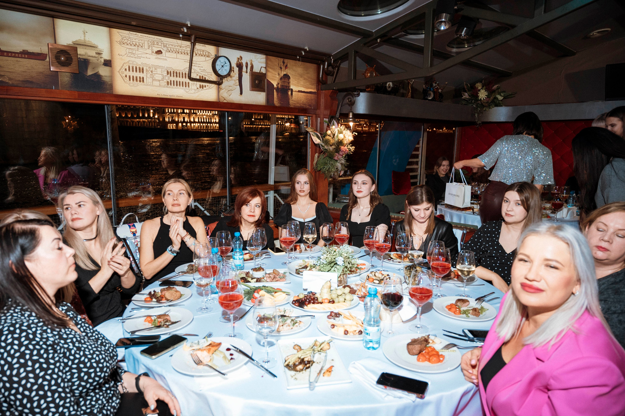 EISENBERG Корпоратив // Astra Marine Гала-ужин на теплоходе. Фотограф Элина Брусенцева