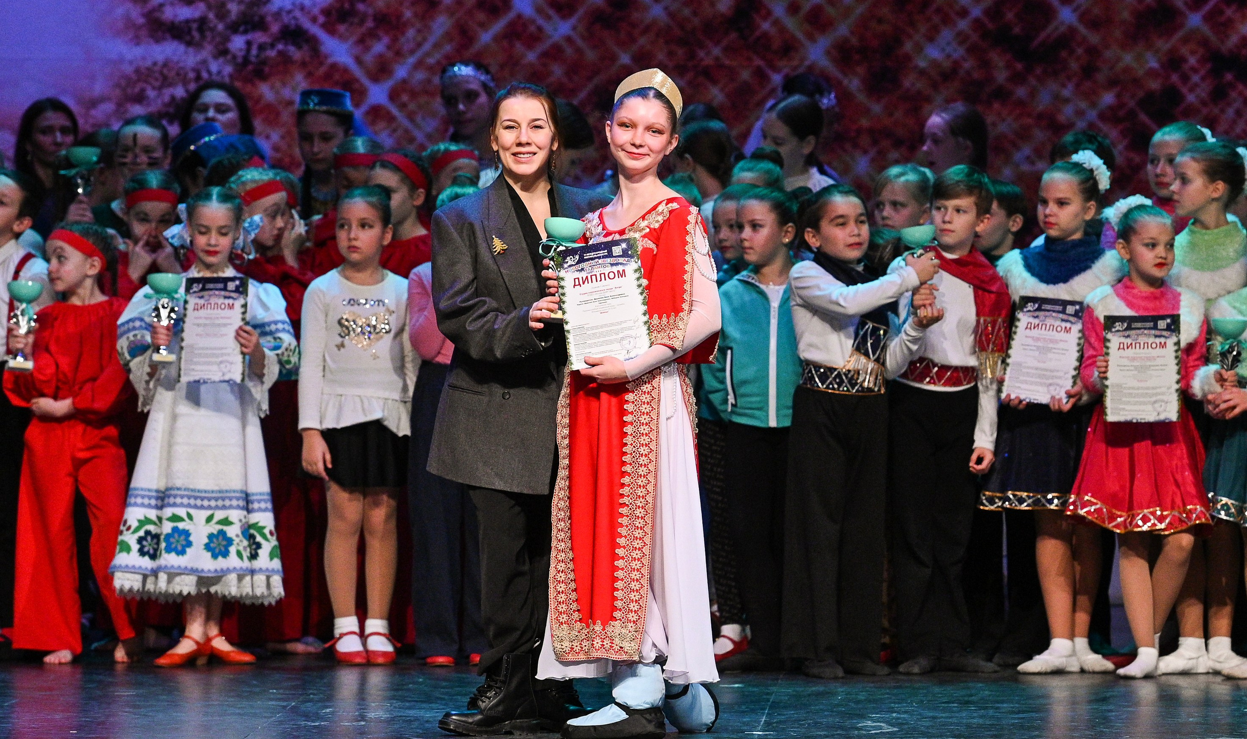 14.11.2024 «Новогодний Звездопад Талантов» Фестивальное движение «Шаг к мечте» г. Москва. Медиастудия Фото Концепт