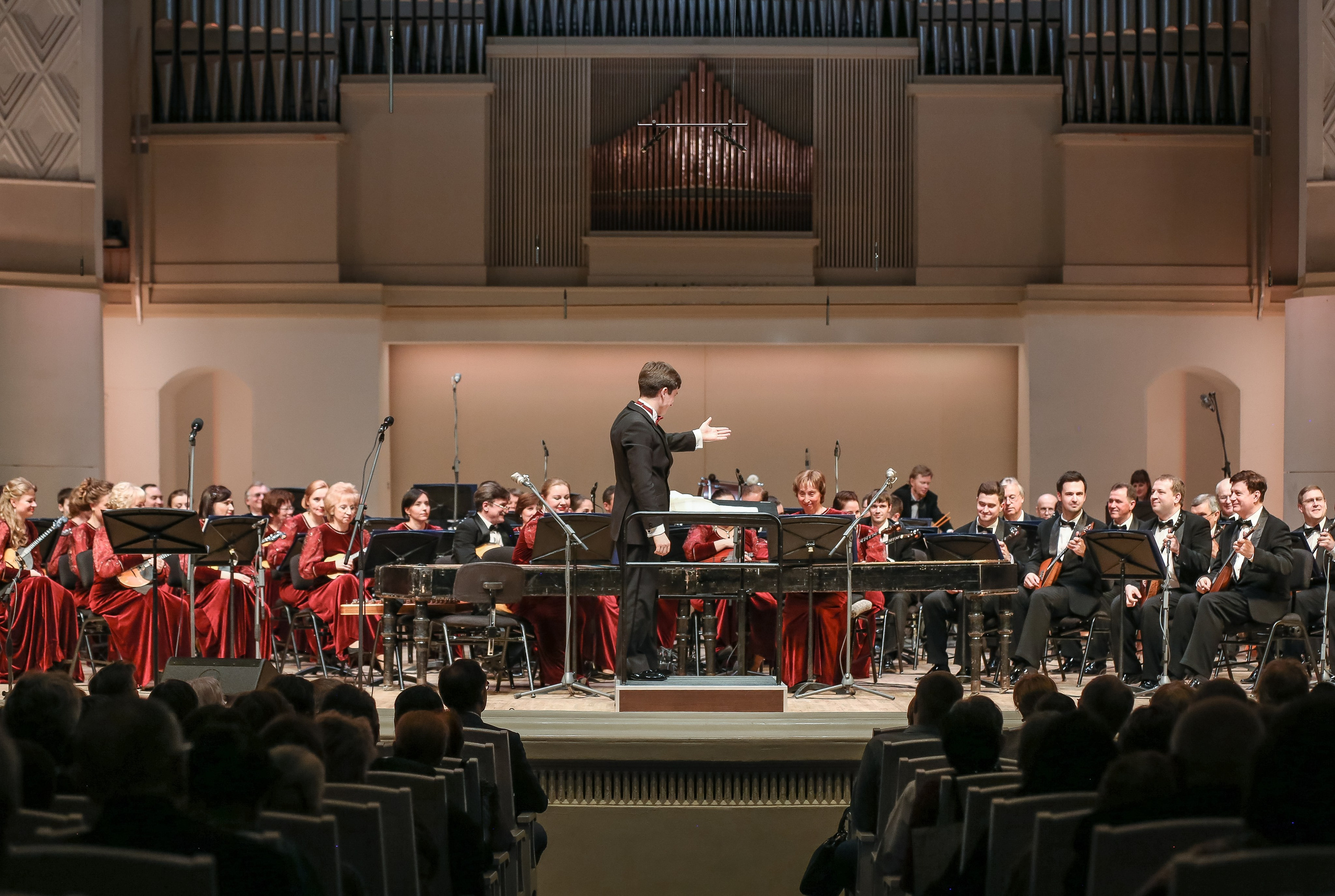 Концерт «Один виток вокруг планеты» ко Дню космонавтики. Дарья Письменюк / Darya Leitstern — фотограф, музыкант, журналист, путешественник