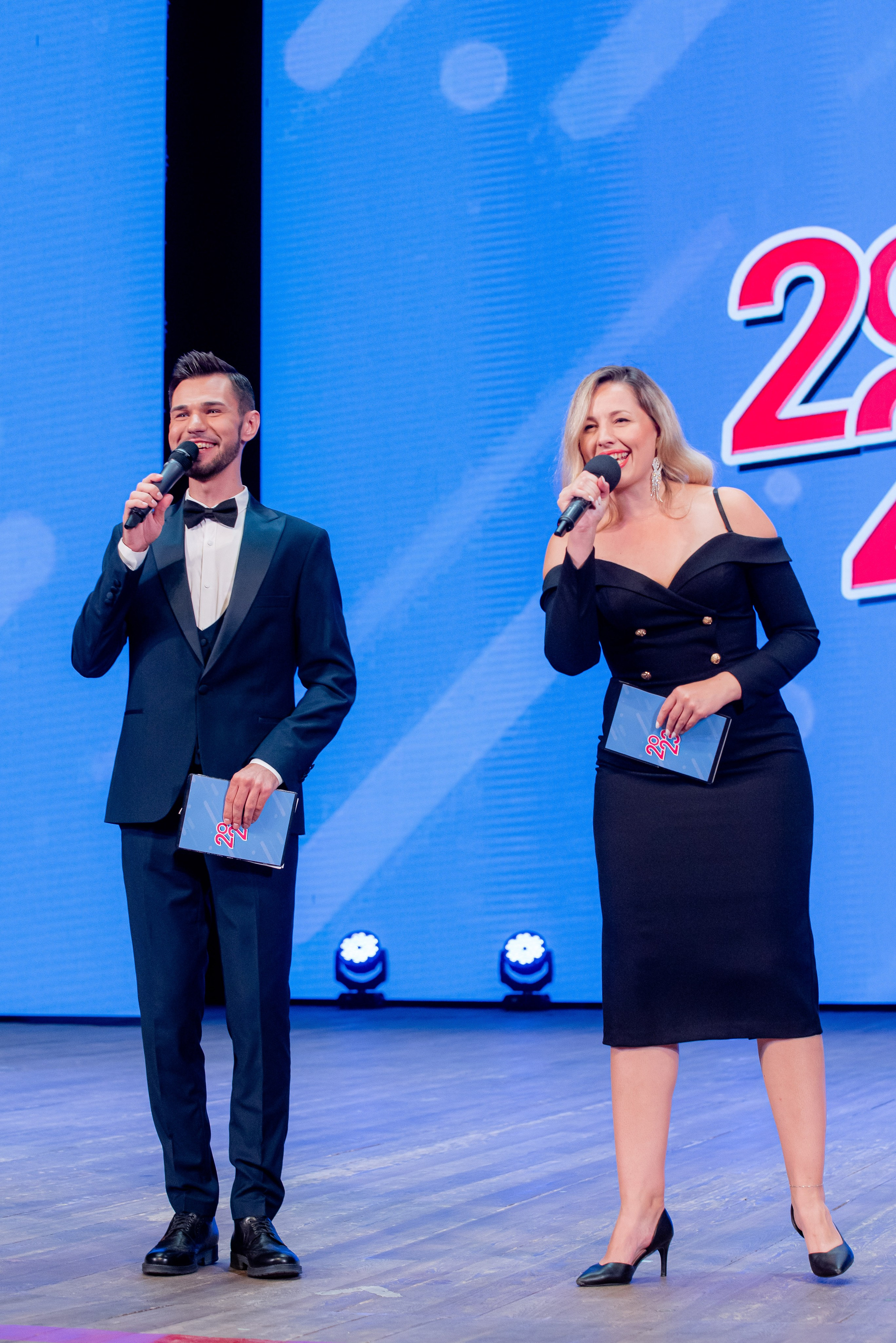 30 Школа. Вручение и Банкет. ДК Юбилейный и Банхоф. Фотограф в Волгограде и Волжском Александр Горбань