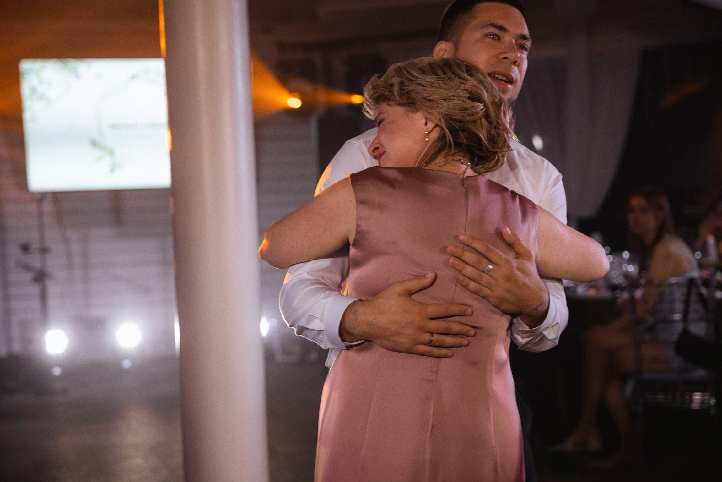 Two people swiped right. Свадебный фотограф Ярославль, Рыбинск