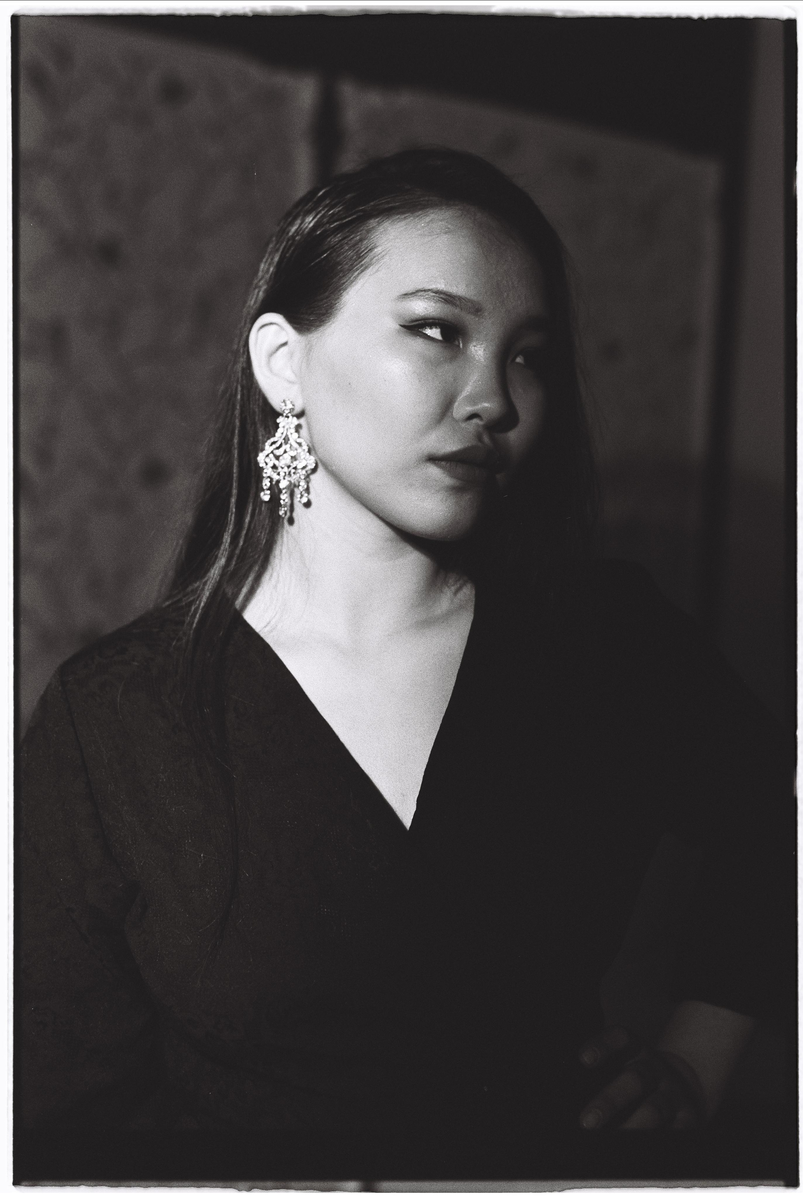 Александра (пленка 135 тип, Фомапан) / Aleksandra (film 135 Fomapan). Фотограф Айдын Седип в Кызыле