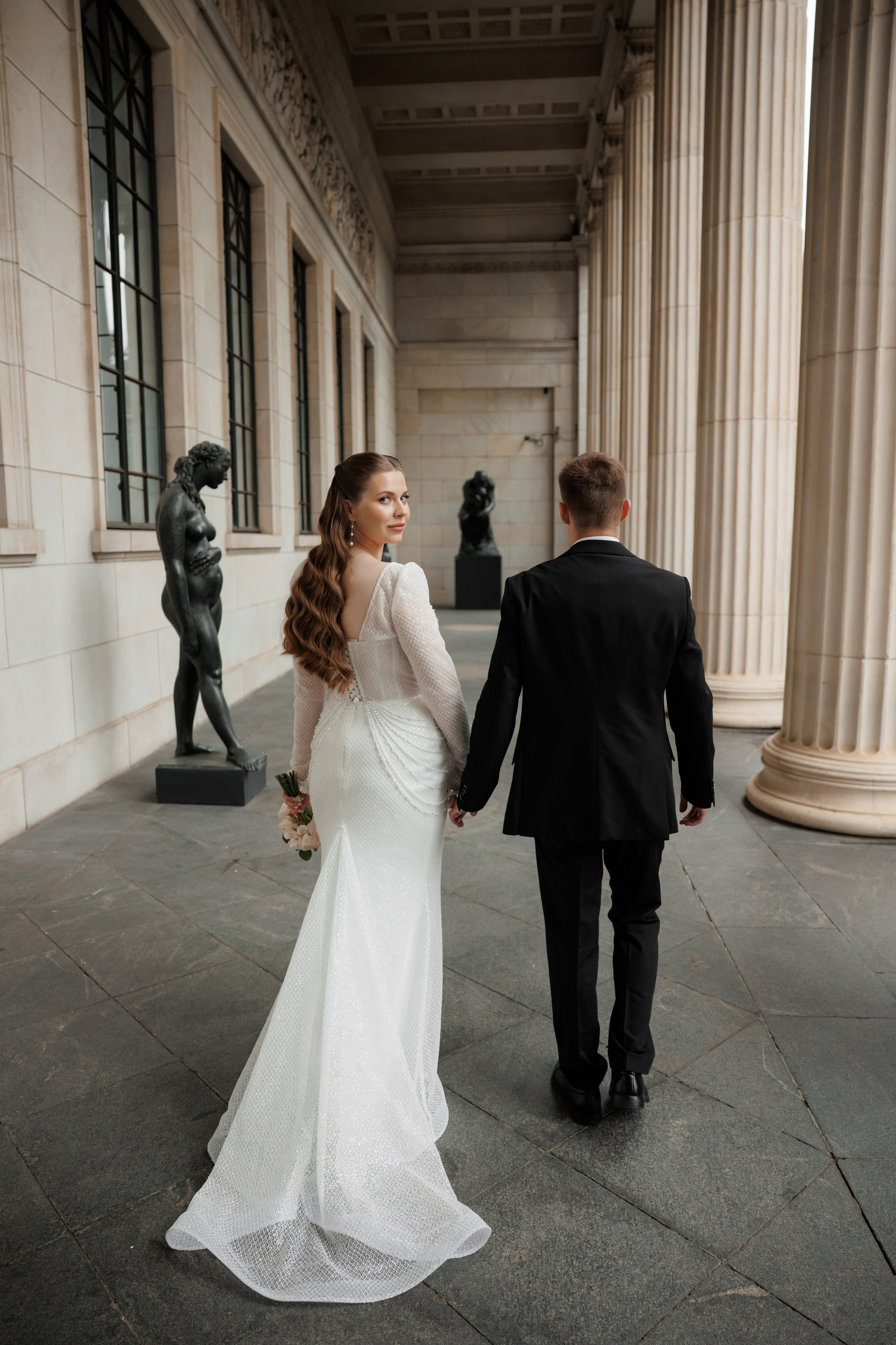 Фотосессия у Пушкинского музей. Свадебный и репортажный фотограф (Москва, Королев и другие)
