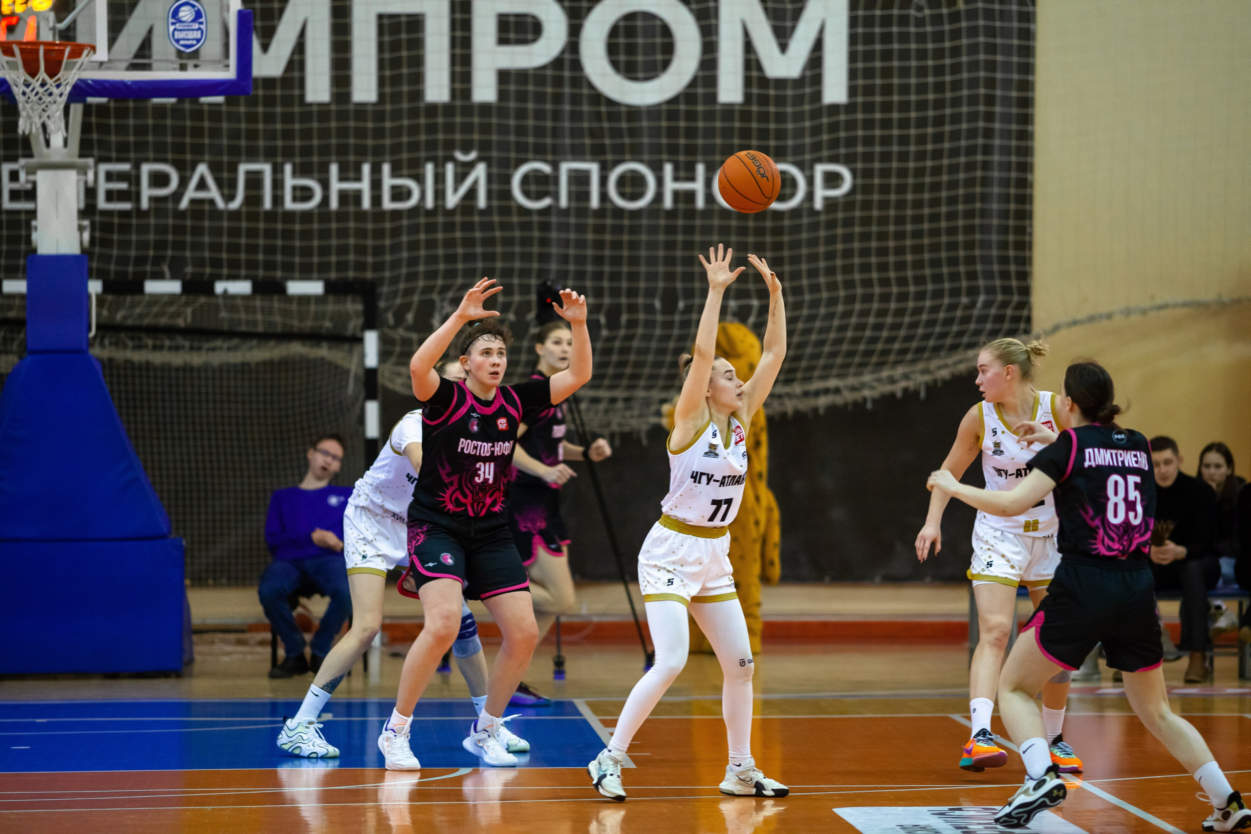 ЧГУ-Атланта — Ростов-ЮФУ / 1 игра. Фотография