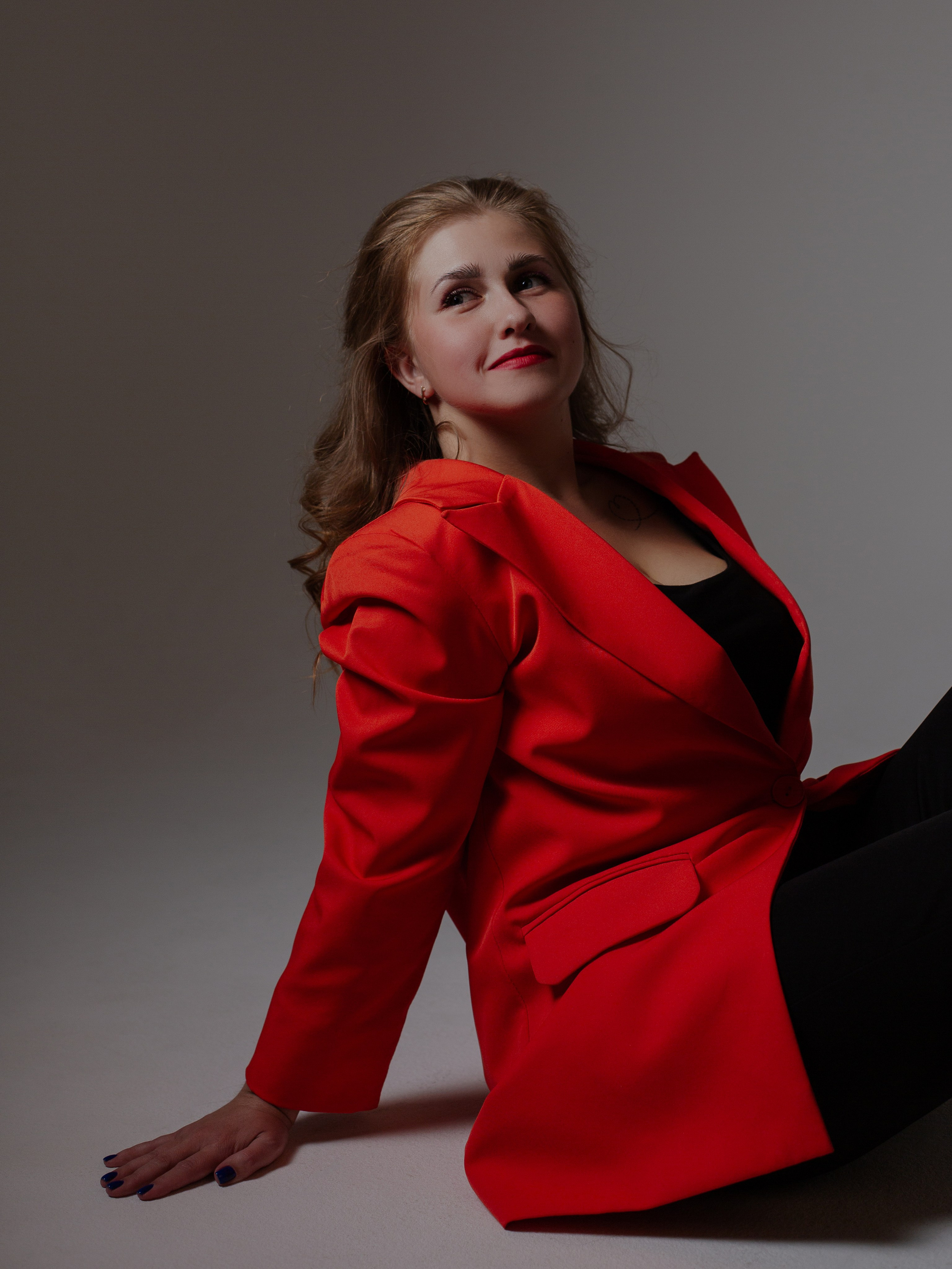 Полина. Фотограф Julia Milton | Портреты, съемки для маркетплейсов, лавстори, съёмка беременности в Санкт-Петербурге. Обучение фотографии в Спб очно