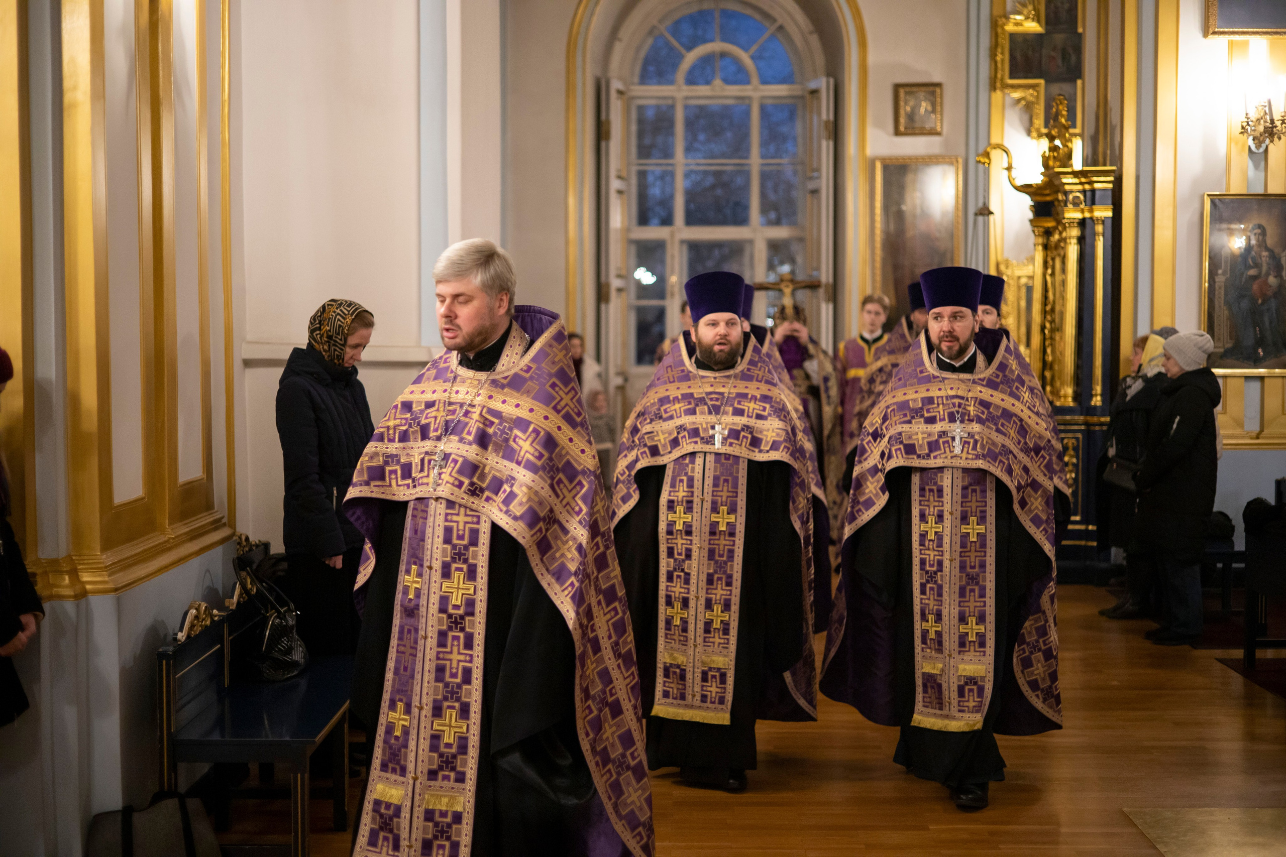 ВСЕНОЩНОЕ БДЕНИЕ С ЧИНОМ ИЗНЕСЕНИЯ ЧЕСТНОГО И ЖИВОТВОРЯЩЕГО КРЕСТА ГОСПОДНЯ. НИКОЛО-БОГОЯВЛЕНСКИЙ МОРСКОЙ СОБОР
