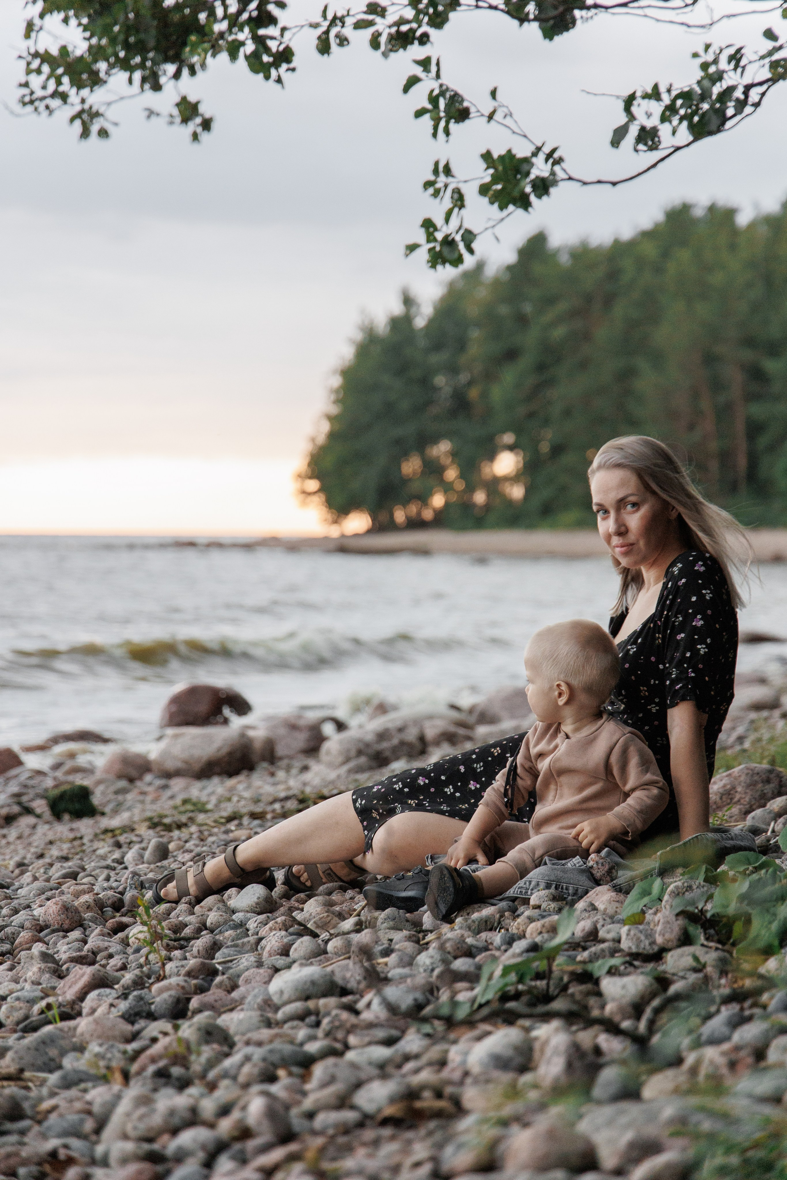 Тоня и Ванечка на берегу Финского залива. Фотограф в Санкт-Петербурге Аня Григорьева ♡