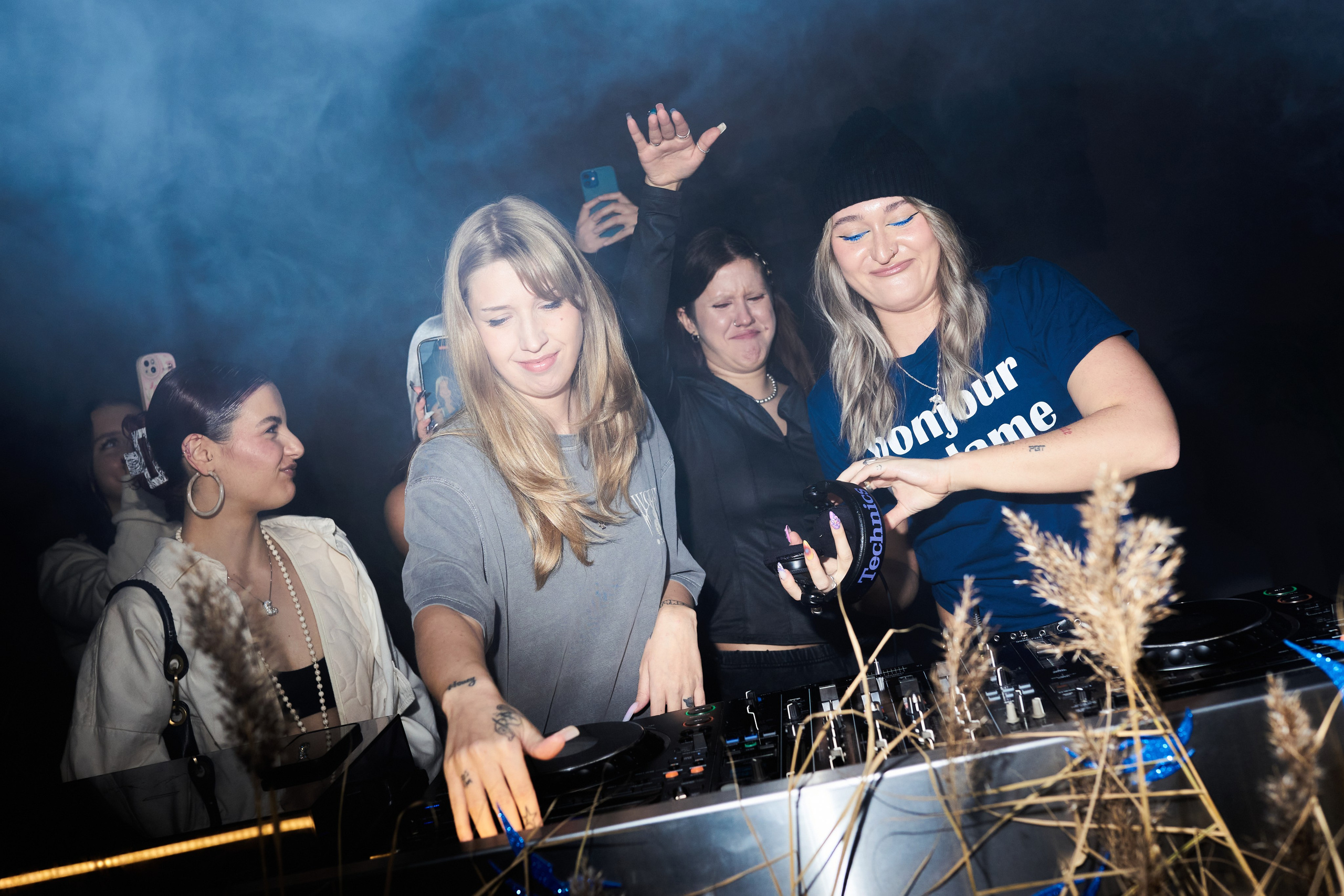 4Dj x Backseat Bar. Коммерческий и репортажный фотограф в Санкт-Петербурге — Туся Сушка