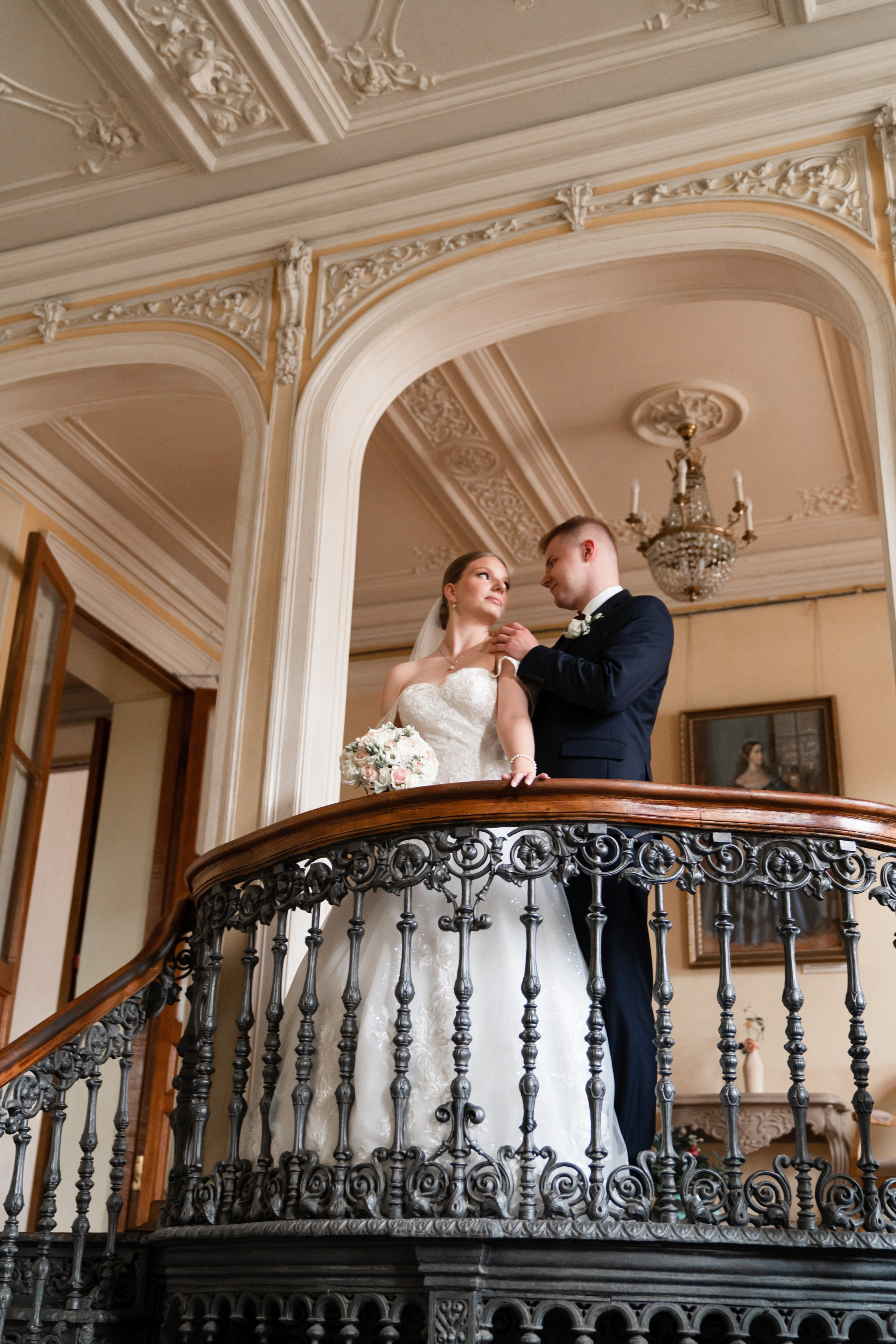 Фотосессия в библиотеке-читальне имени А. С. Пушкина. Свадебный фотограф Вера Климова