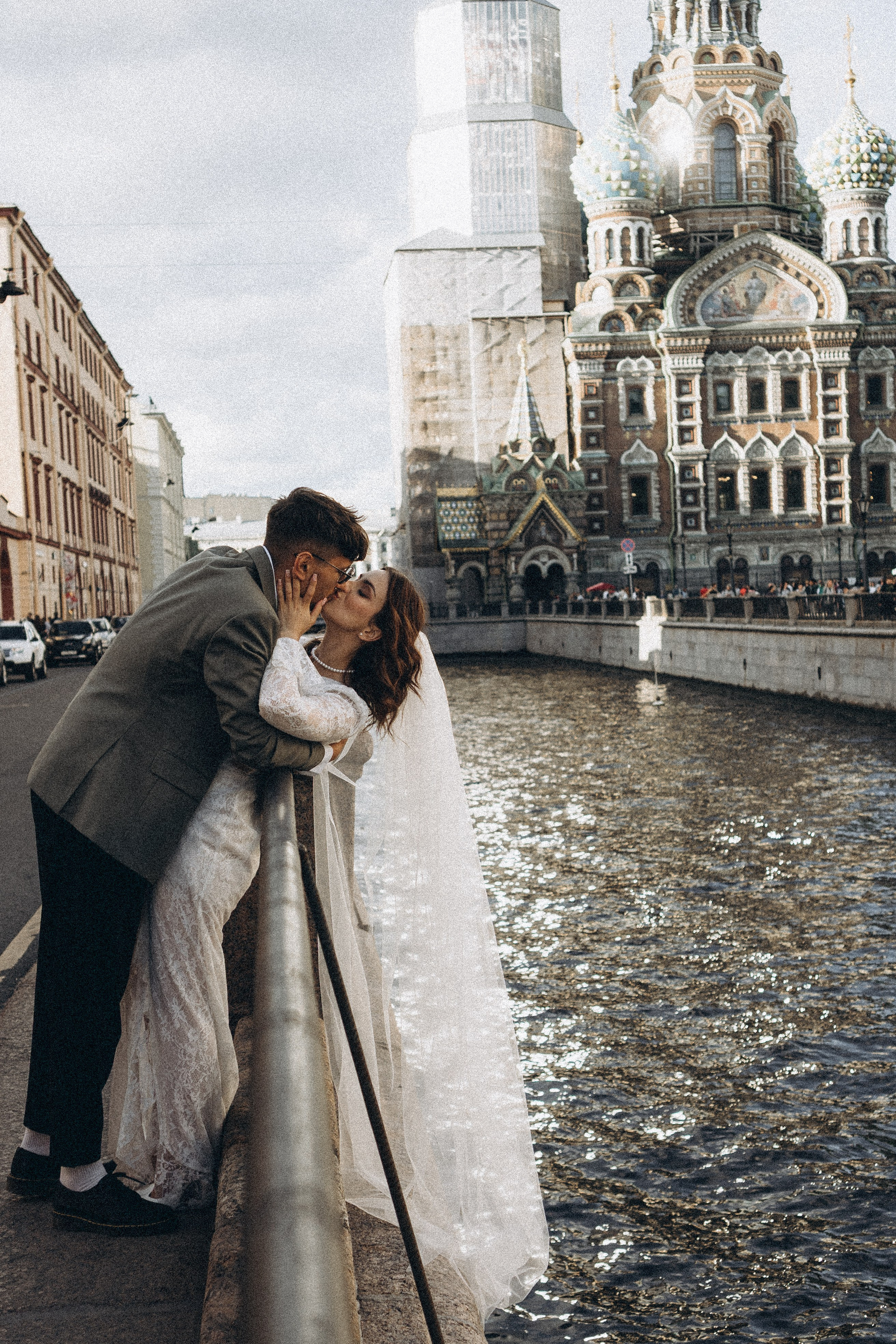 СВАДЕБНАЯ ПРОГУЛКА ВОЗЕ ИСАИКЕВСКОГО СОБОРА АСТОРИИ И ЗАКОНОДАЛЕТНОГО СОБРАНИЯ. Профессиональный фотограф, Санкт-Петербург — Виктория Богомолова