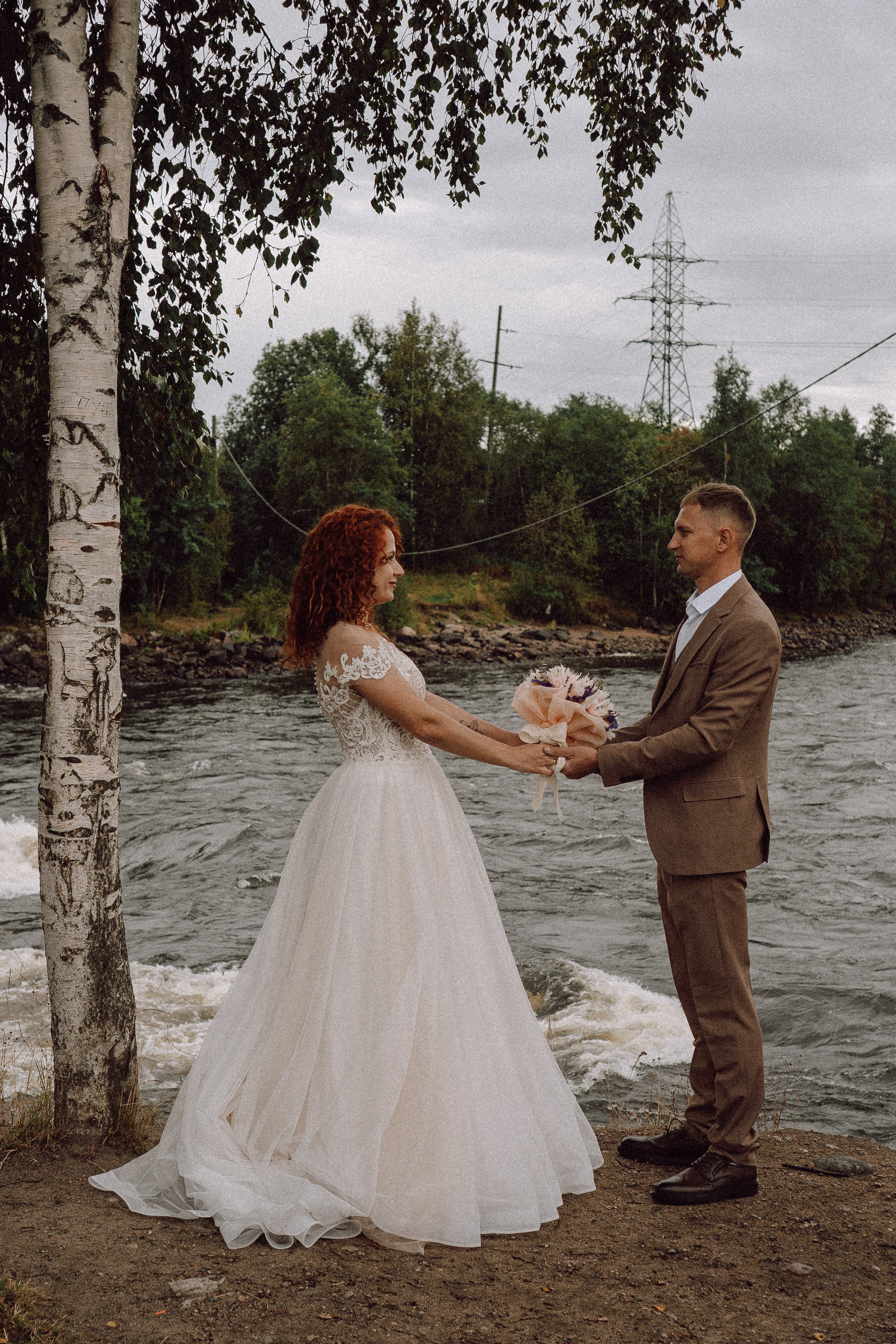 СВАДЕБНАЯ ФОТОСЕССИИЯ ПАРЫ В ГОРОДЕ ПРИОЗЕРСК В СОСНОВОМ ЛЕСУ И С ПИКАПОМ. Профессиональный фотограф, Санкт-Петербург — Виктория Богомолова