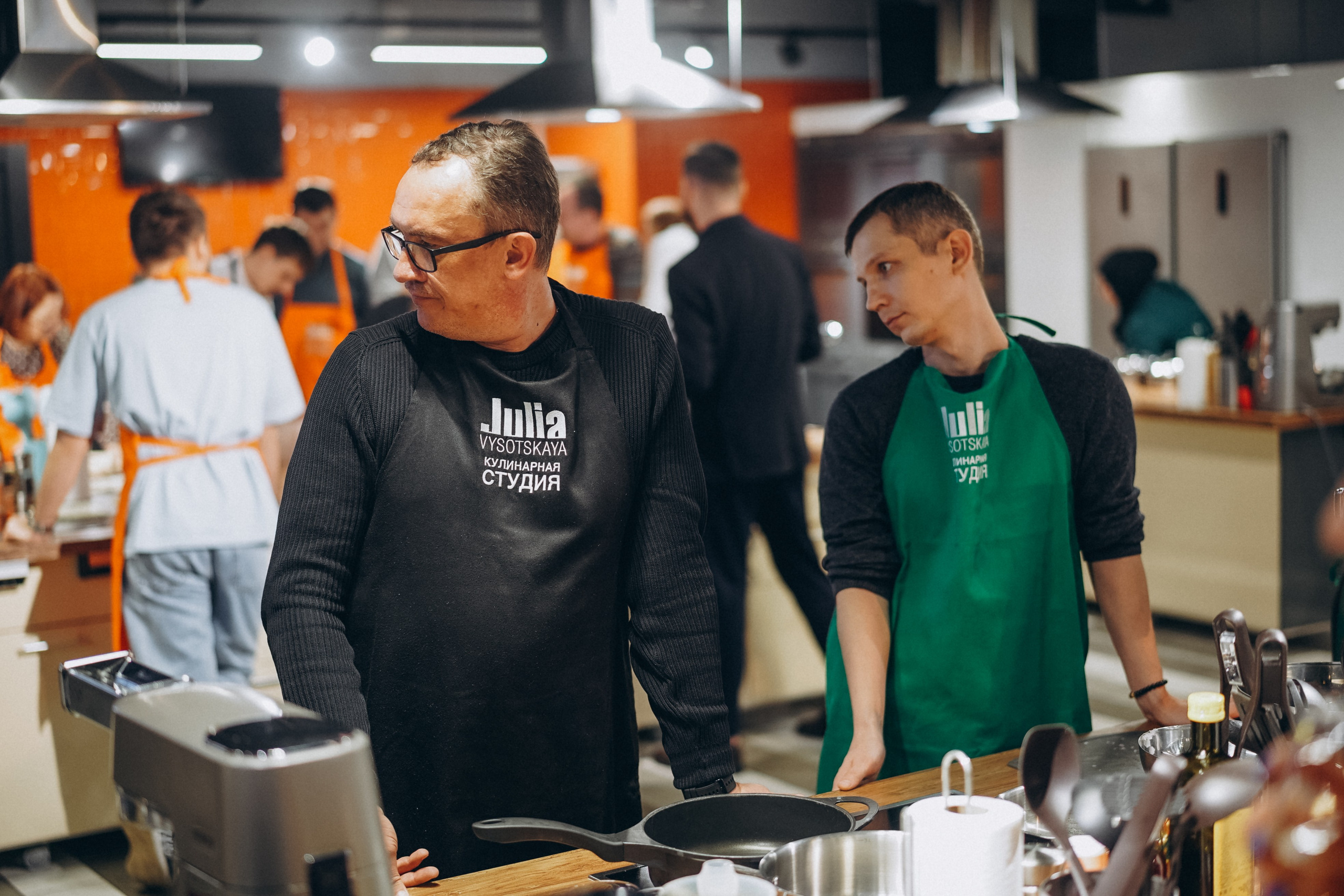 Репортаж с кулинарной студии Юлии Высоцкой. Портретный фотограф в Москве Илья Корненков