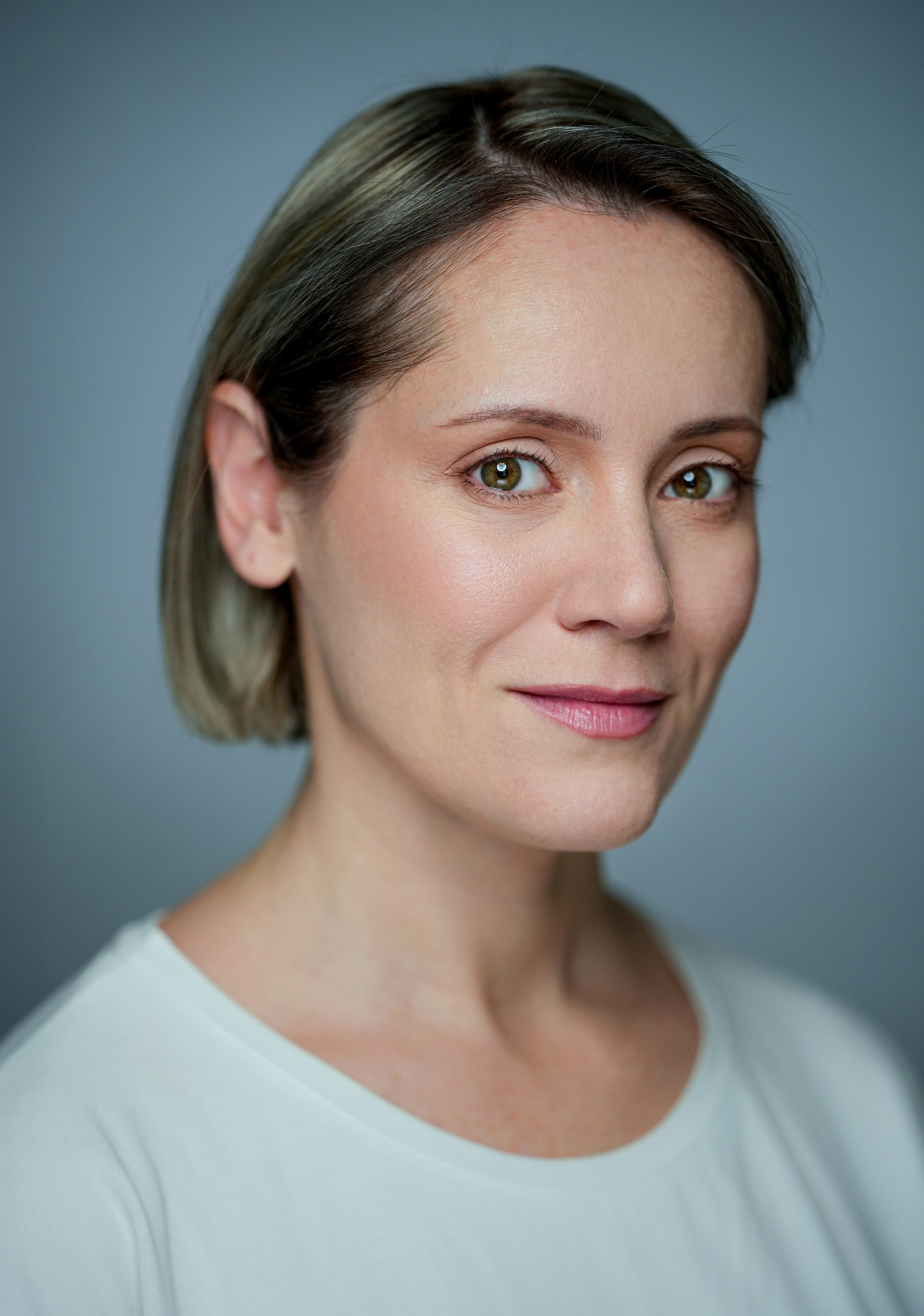 Актриса Александра Белова. Портретная съемка в Москве, студийный фотограф Игорь Фомин