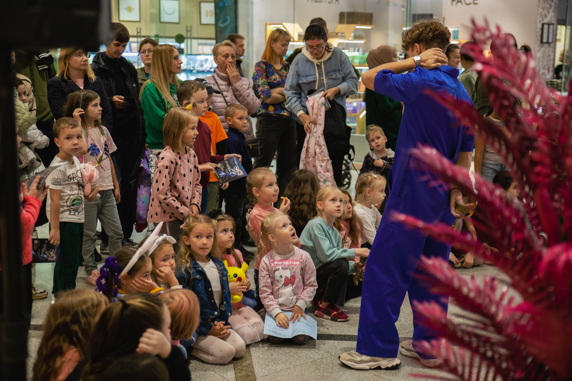 Сказка в ТЦ Океания. Репортажный и концертный фотограф в Москве Анастасия Осень