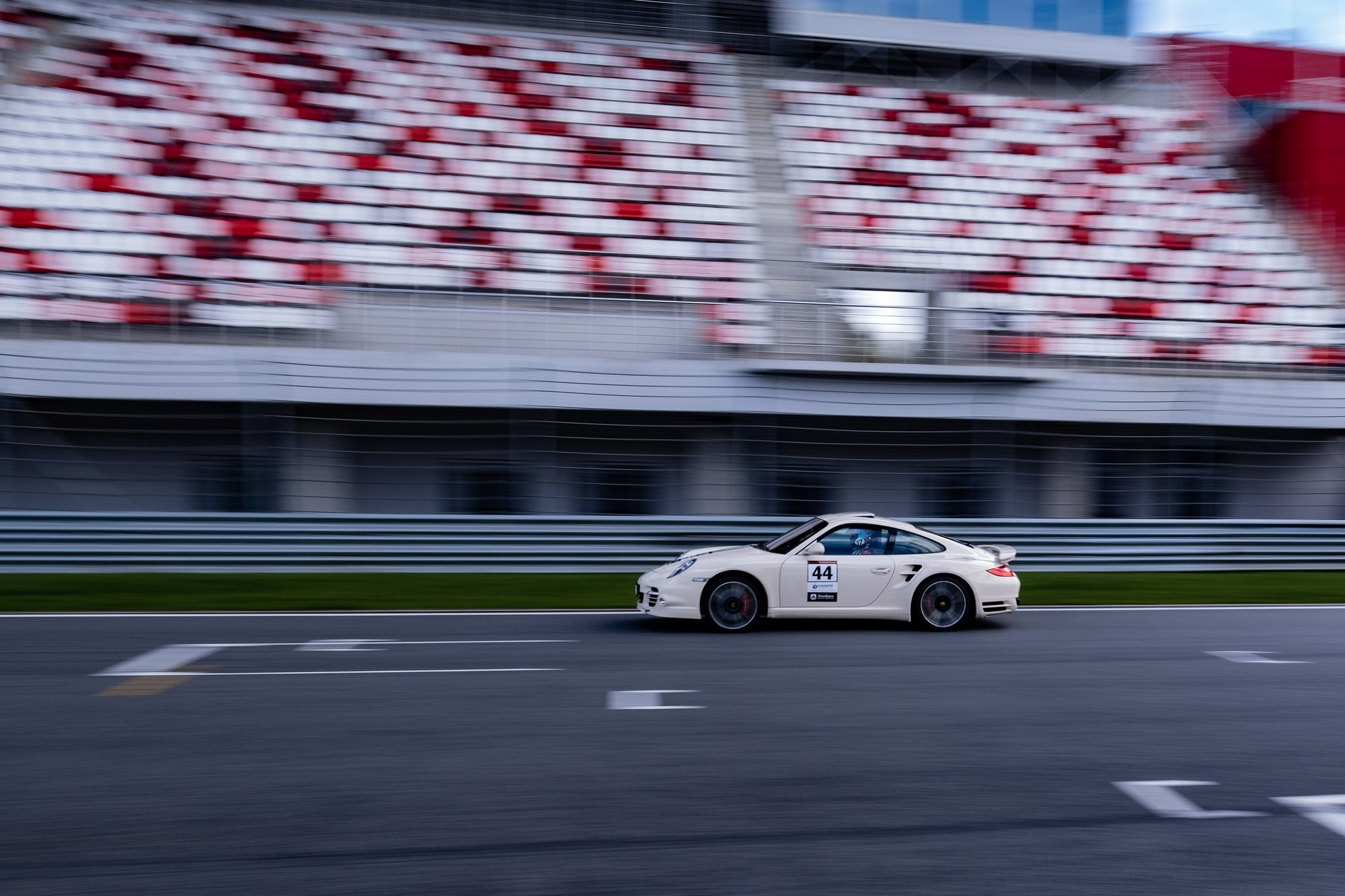 Porsche Sport Challenge. Автоспортивный бренд фотограф в Москве — Виктория Логинова