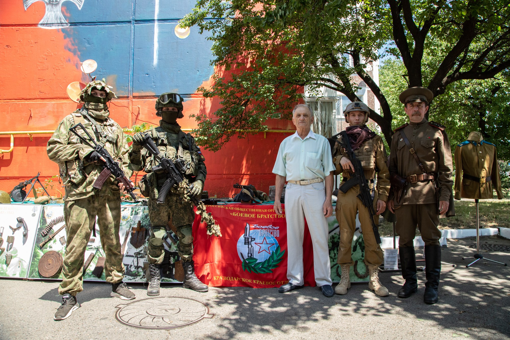 Открытие муралов памяти Героев СВО. Репортажный, промышленный и маркетплейс-фотограф Дмитрий Чернат