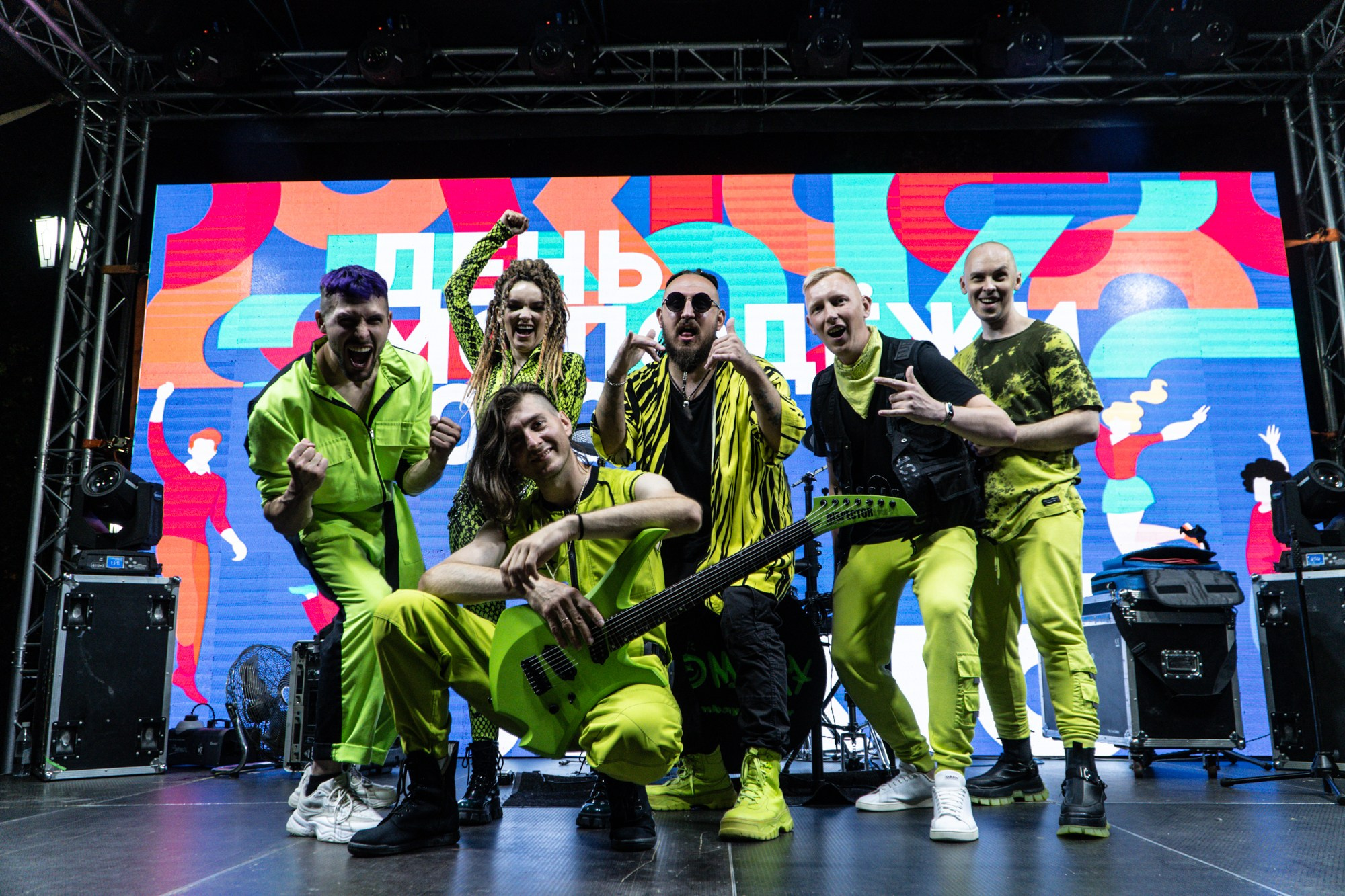 Концерт группы Бомбей. Репортажный, промышленный и маркетплейс-фотограф Дмитрий Чернат