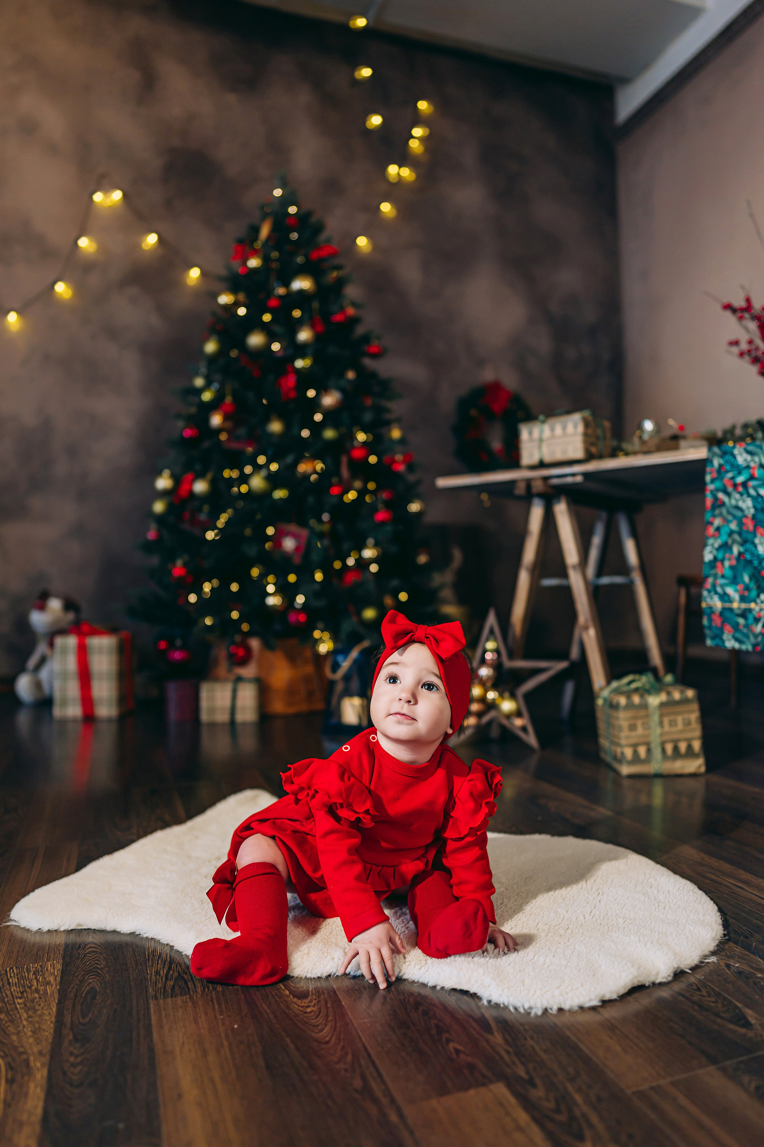 Семейная фотосессия в студии с ребенком