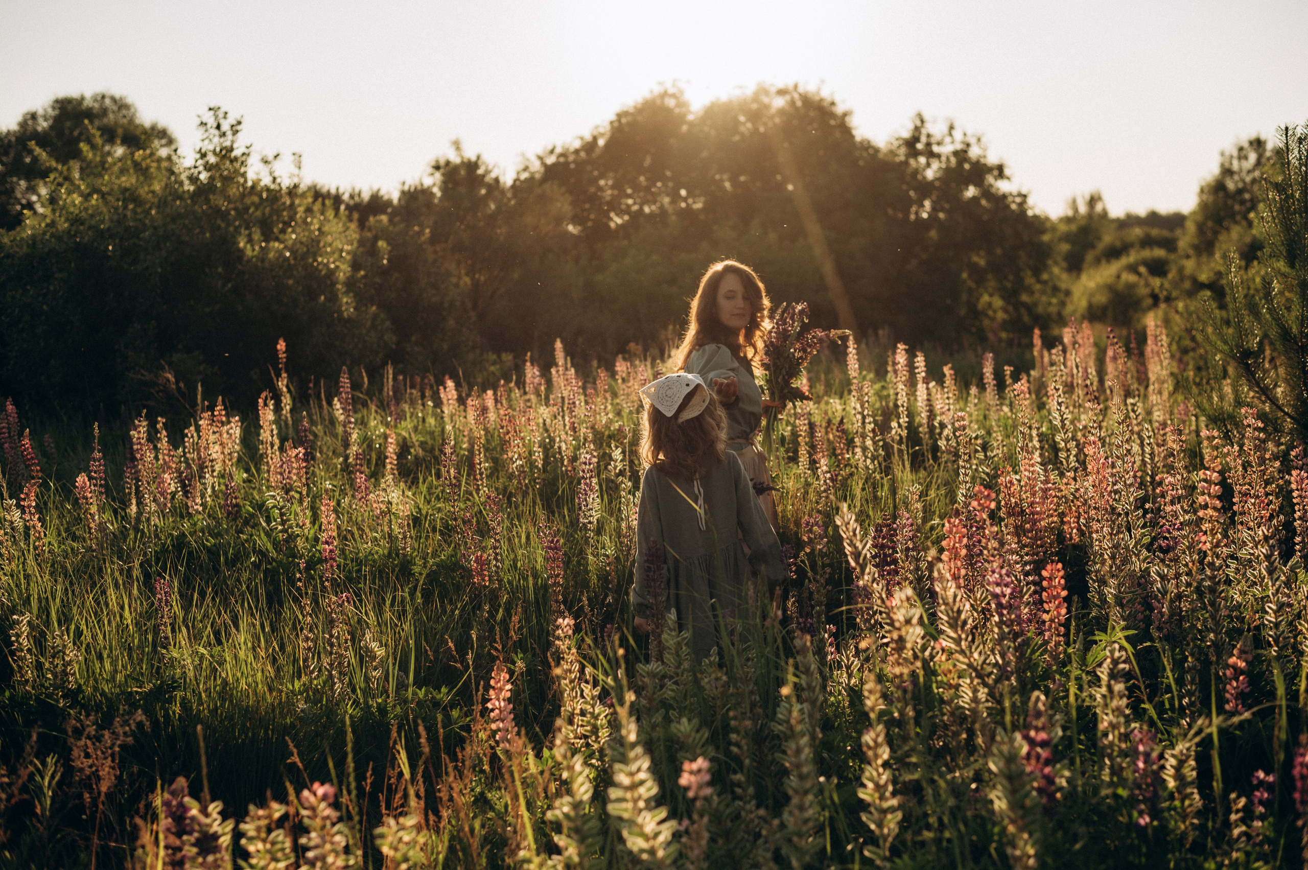 Кристина, Соня и люпиновый вечер. Фотограф Мария Стрелкова