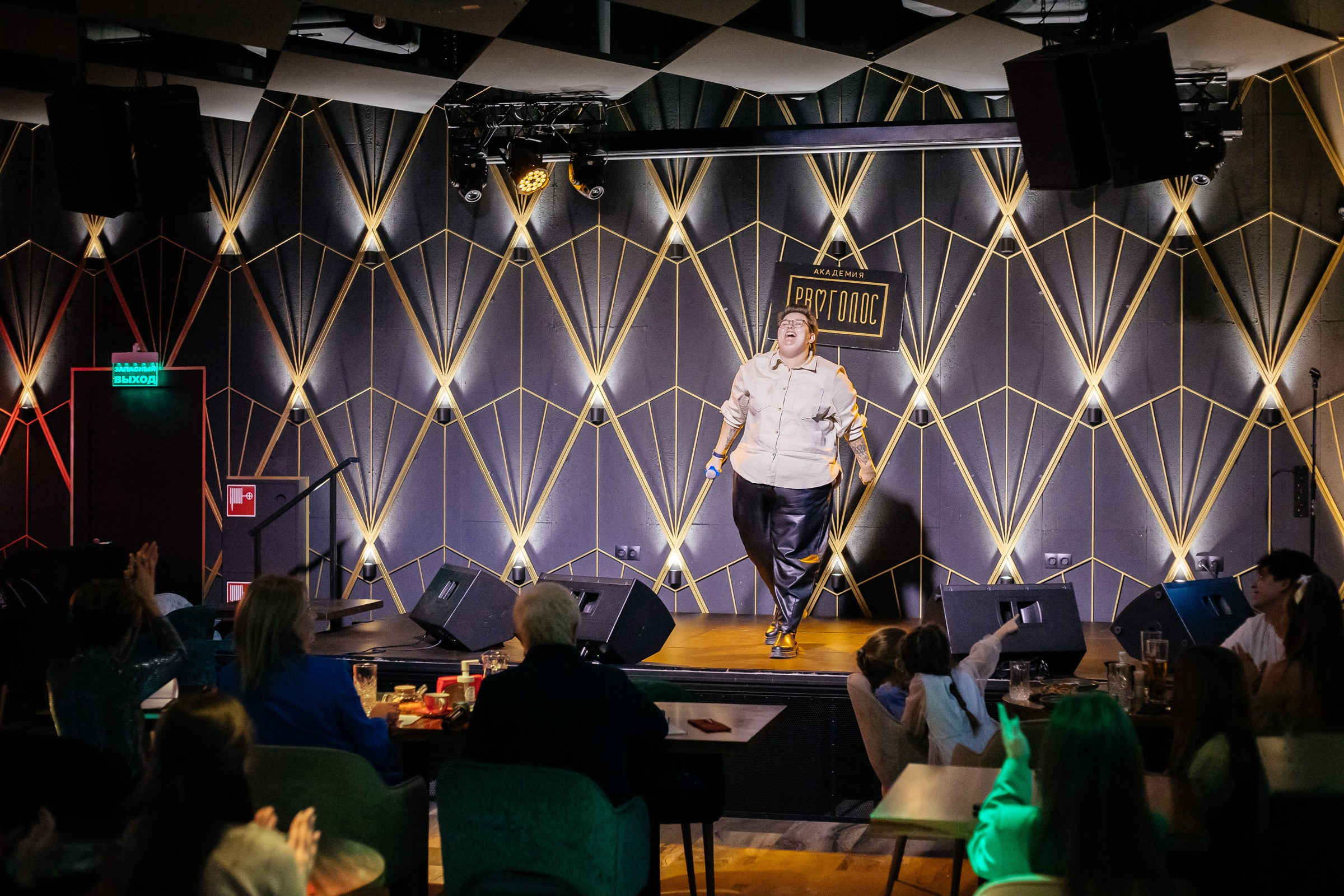 КАРАОКЕ БАР P'YANO. Репортажный и портретный фотограф в Екатеринбурге Гизатуллин Марат