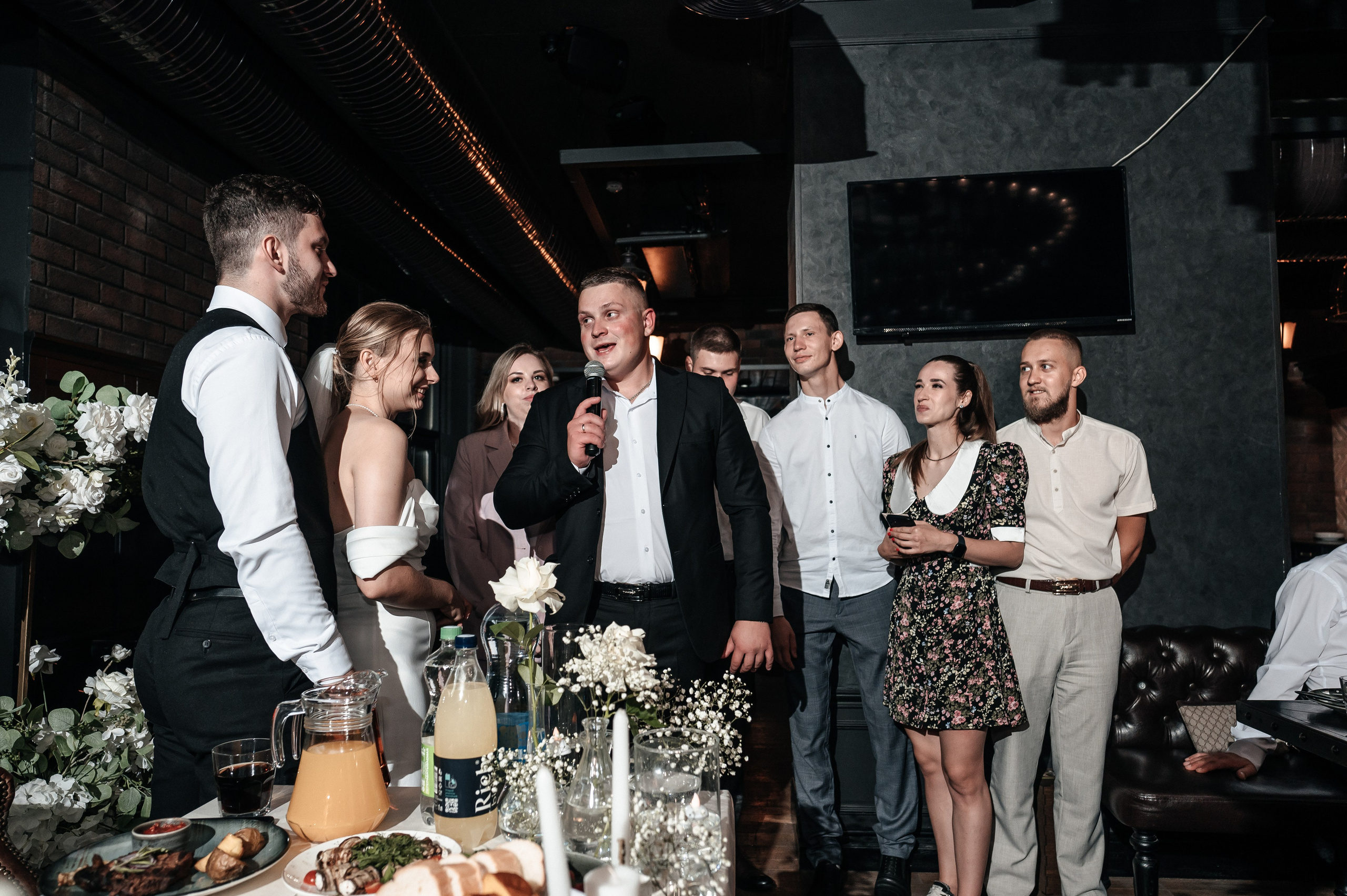 Даниил и Валерия. Черная утка. Полный день. Фотограф Екатерина Бочарникова