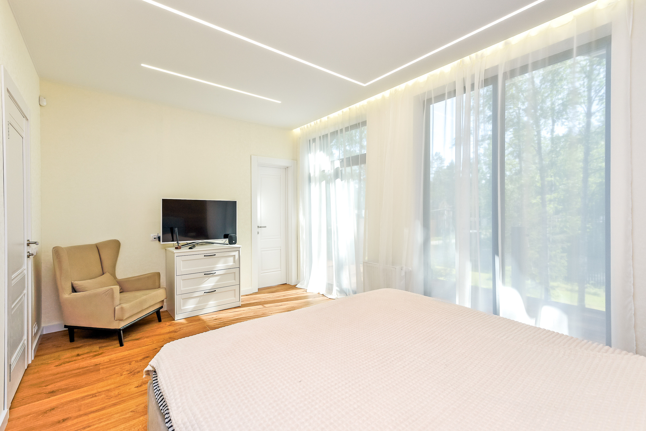 Дом на продажу в элитном поселке в Ленинградской области. Интерьерный фотограф. Фото- видеосъемка недвижимости Санкт-Петербург