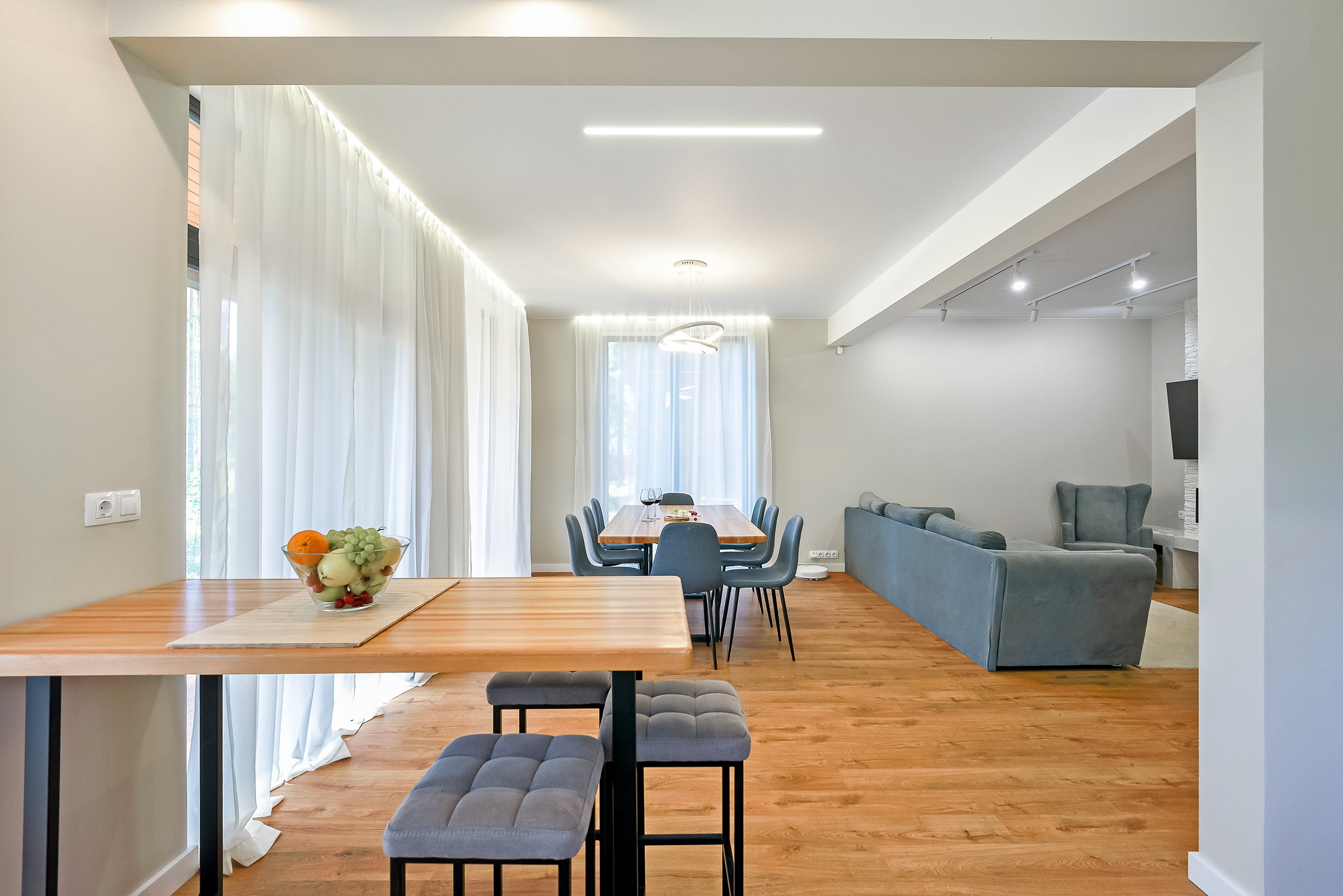 Дом на продажу в элитном поселке в Ленинградской области. Интерьерный фотограф. Фото- видеосъемка недвижимости Санкт-Петербург