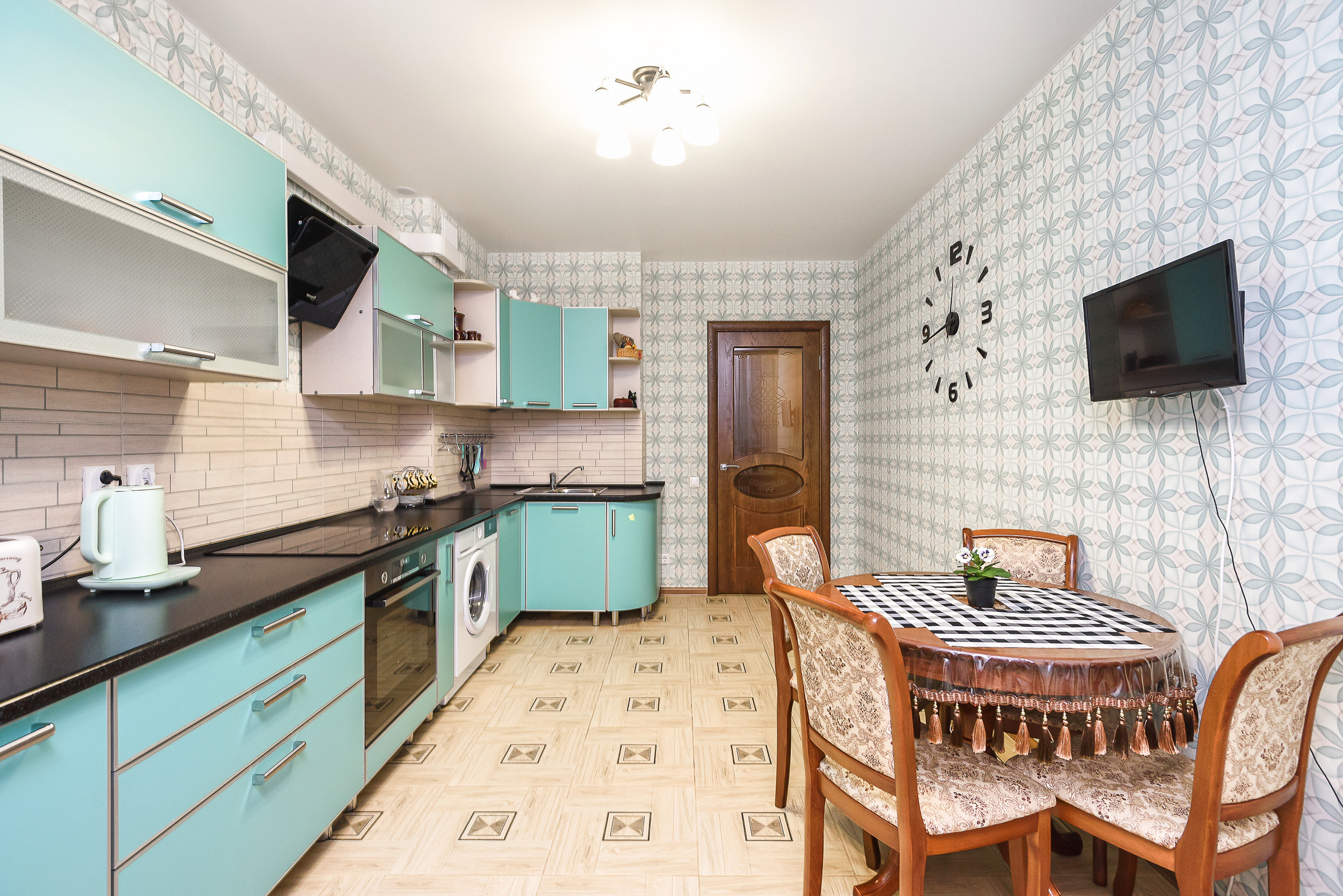 Типовая агентская съемка квартиры на продажу с фото прилегающей территории. Интерьерный фотограф. Фото- видеосъемка недвижимости Санкт-Петербург