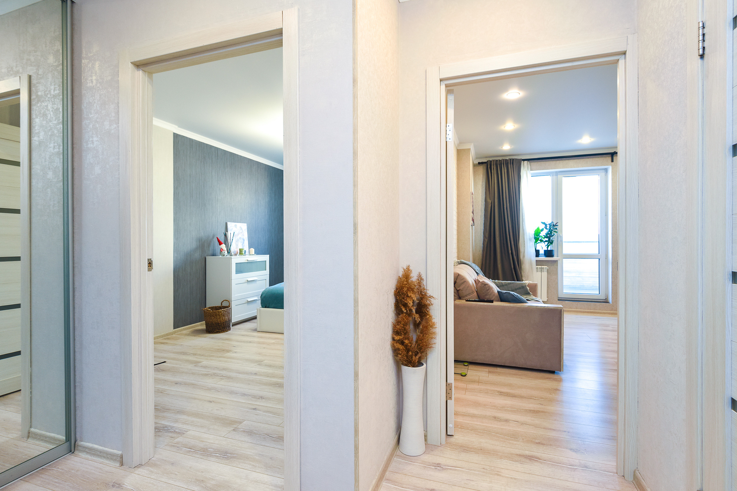 Типовая художественная съемка интерьера квартиры для суточной аренды. Интерьерный фотограф. Фото- видеосъемка недвижимости Санкт-Петербург