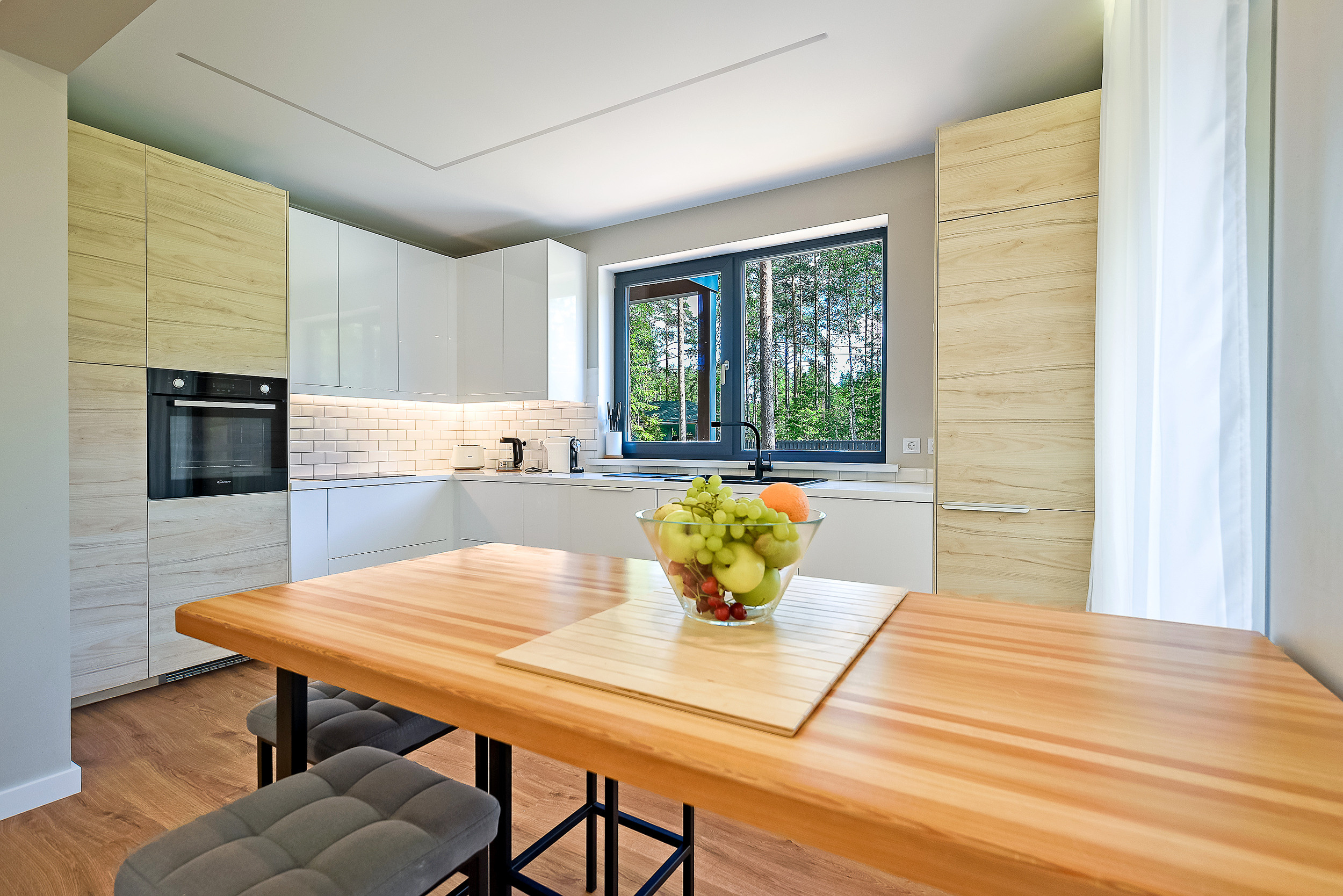 Дом на продажу в элитном поселке в Ленинградской области. Интерьерный фотограф. Фото- видеосъемка недвижимости Санкт-Петербург