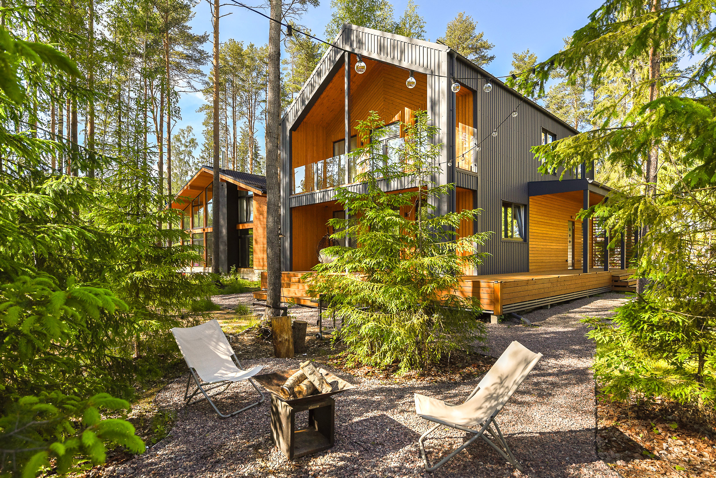 Дом на продажу в элитном поселке в Ленинградской области. Интерьерный фотограф. Фото- видеосъемка недвижимости Санкт-Петербург