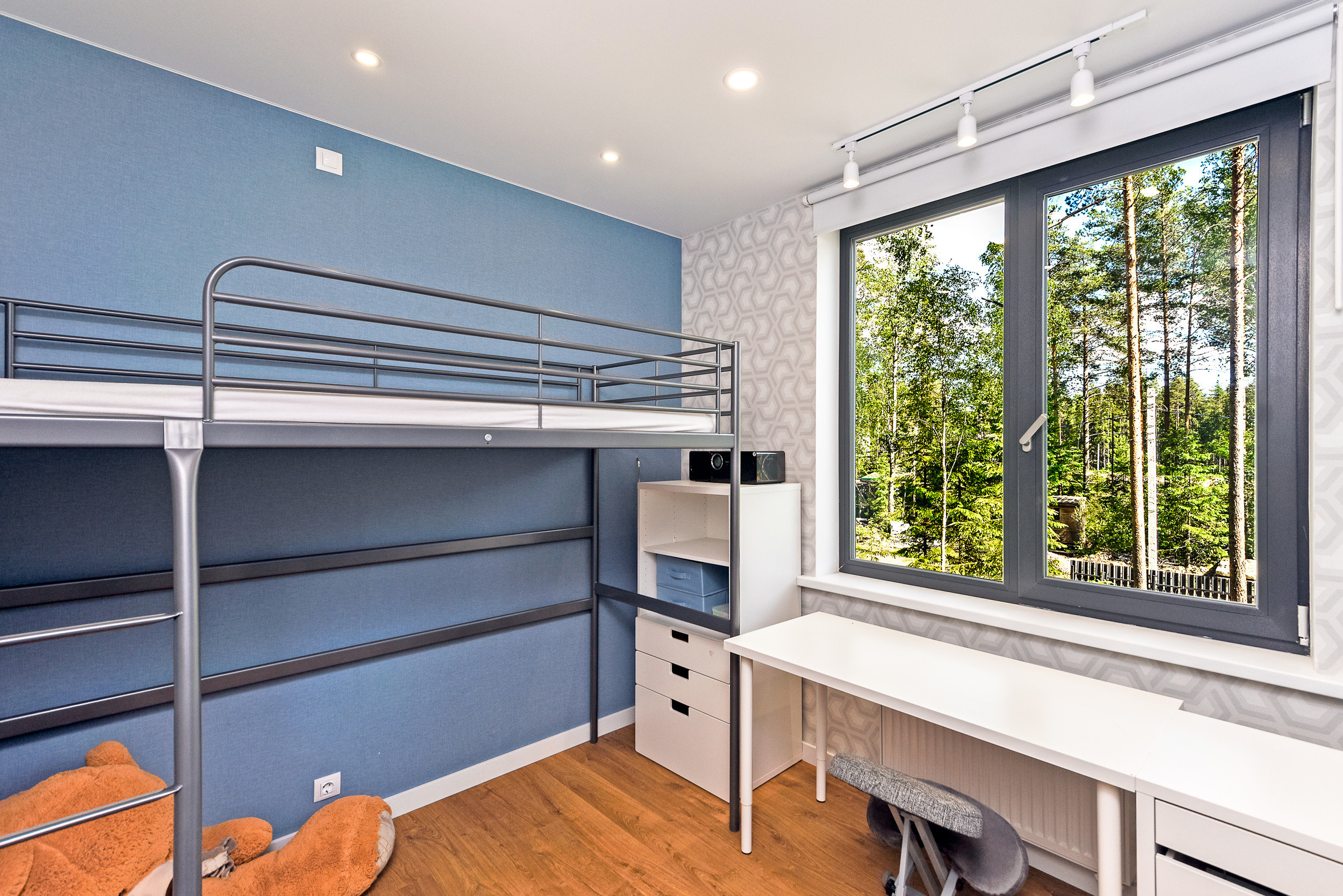 Дом на продажу в элитном поселке в Ленинградской области. Интерьерный фотограф. Фото- видеосъемка недвижимости Санкт-Петербург