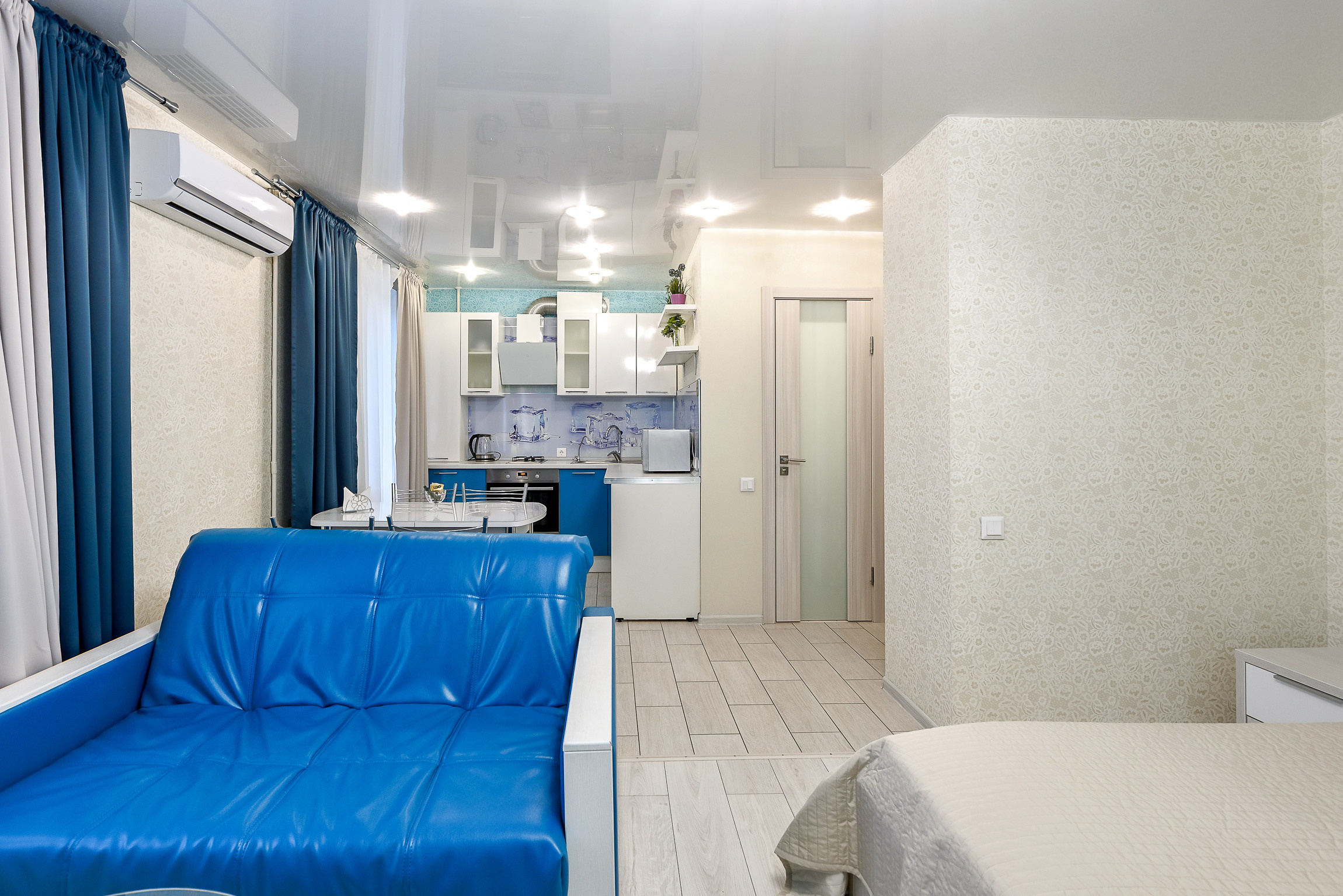 Типовая художественная съемка интерьера квартиры для суточной аренды. Интерьерный фотограф. Фото- видеосъемка недвижимости Санкт-Петербург