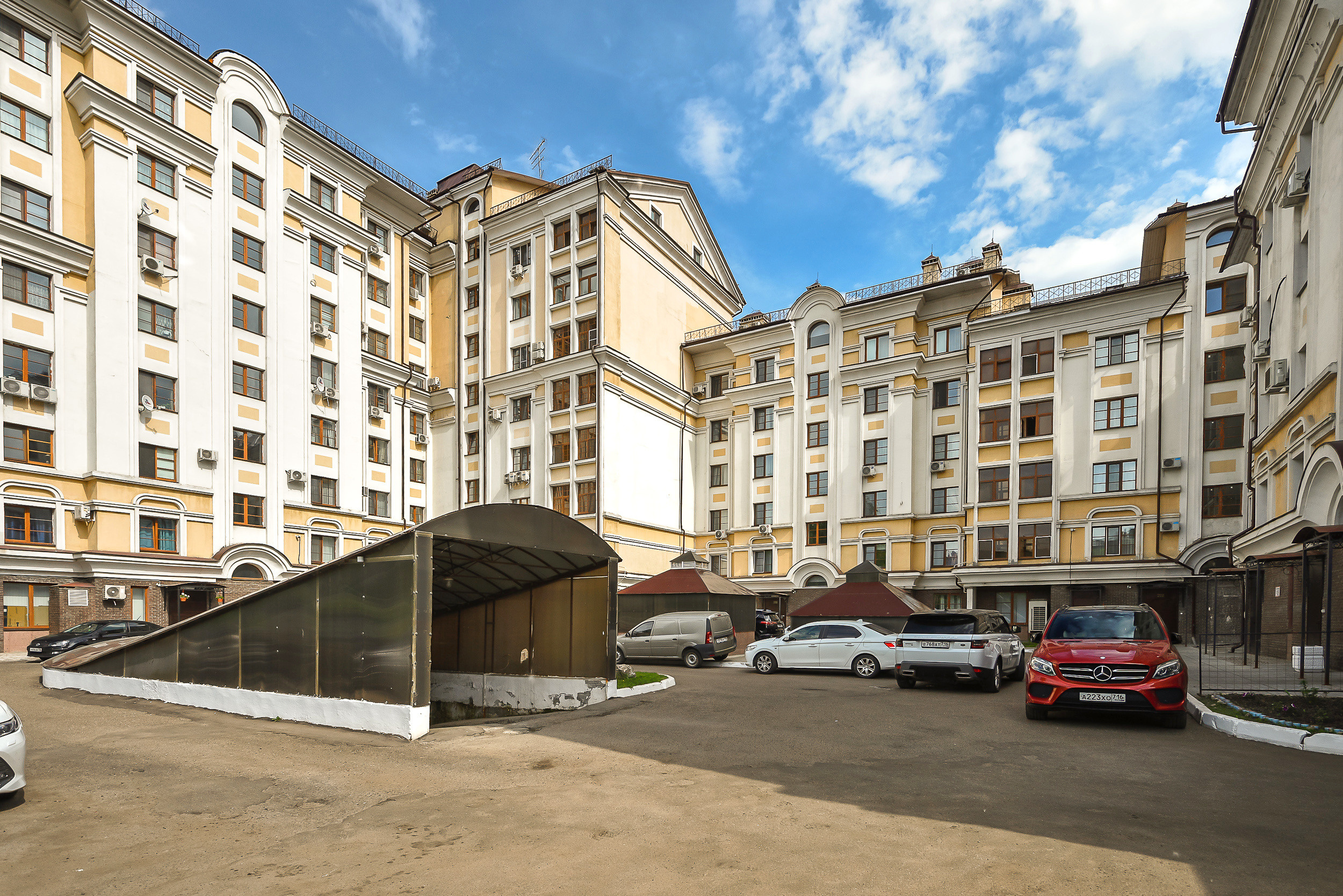 Дом на Булаке. Интерьерный фотограф. Фото- видеосъемка недвижимости Санкт-Петербург