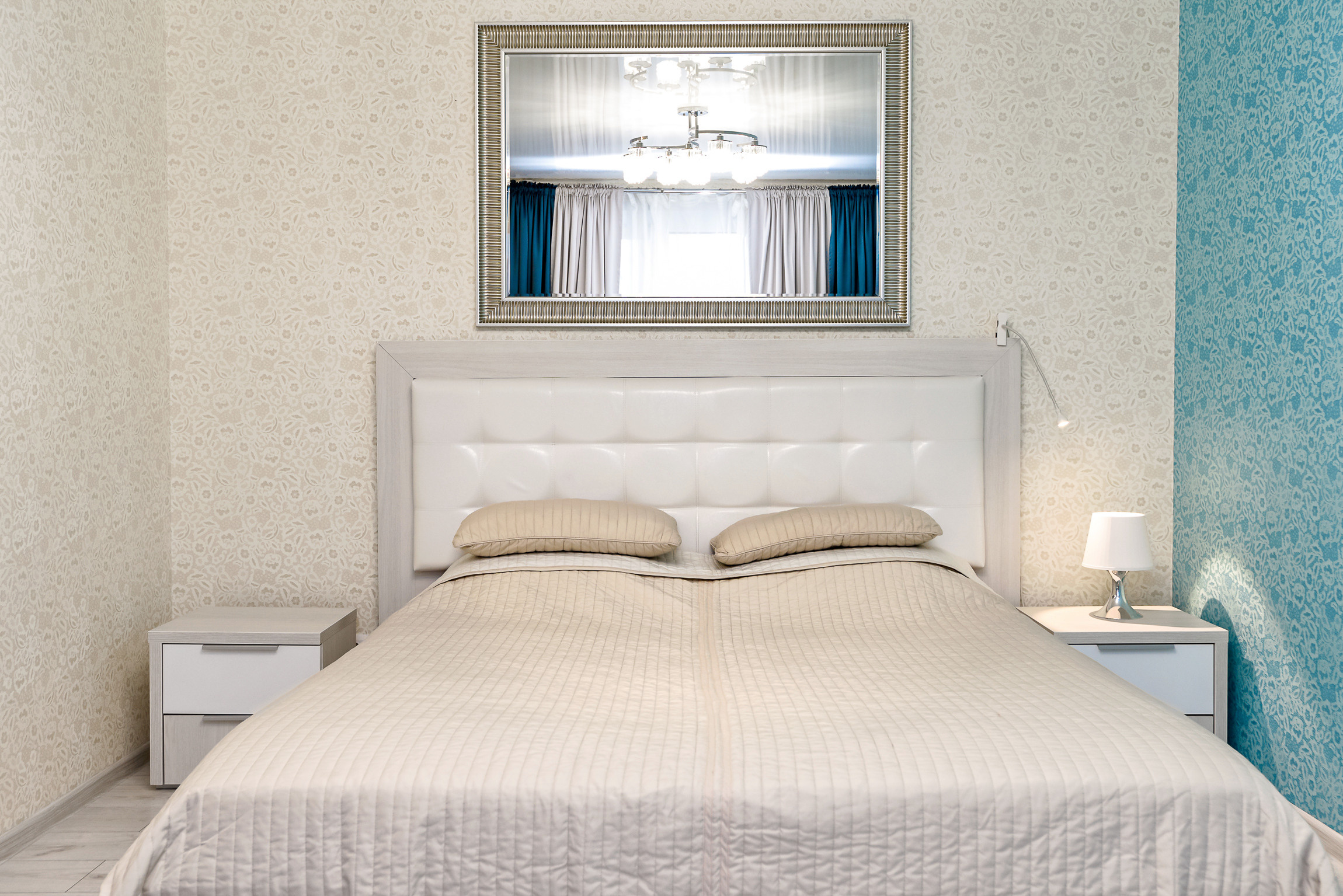 Типовая художественная съемка интерьера квартиры для суточной аренды. Интерьерный фотограф. Фото- видеосъемка недвижимости Санкт-Петербург