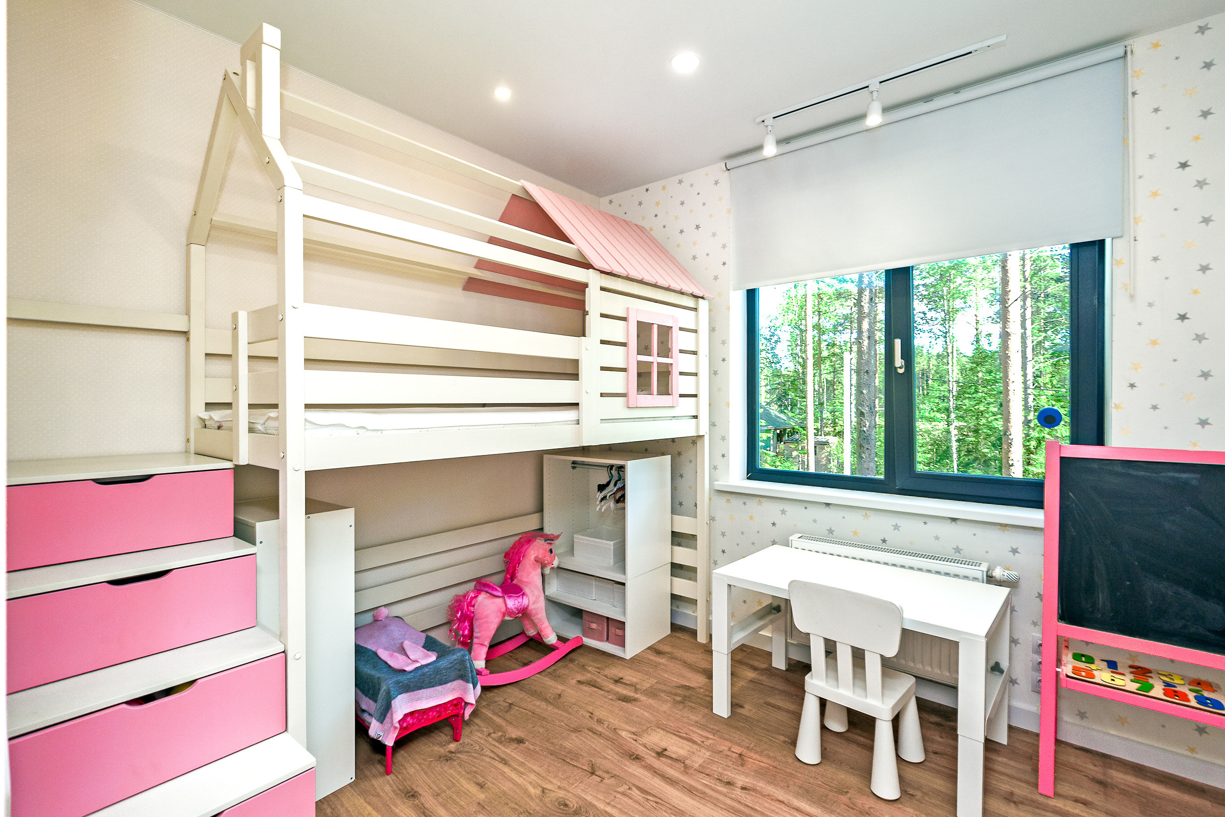 Дом на продажу в элитном поселке в Ленинградской области. Интерьерный фотограф. Фото- видеосъемка недвижимости Санкт-Петербург