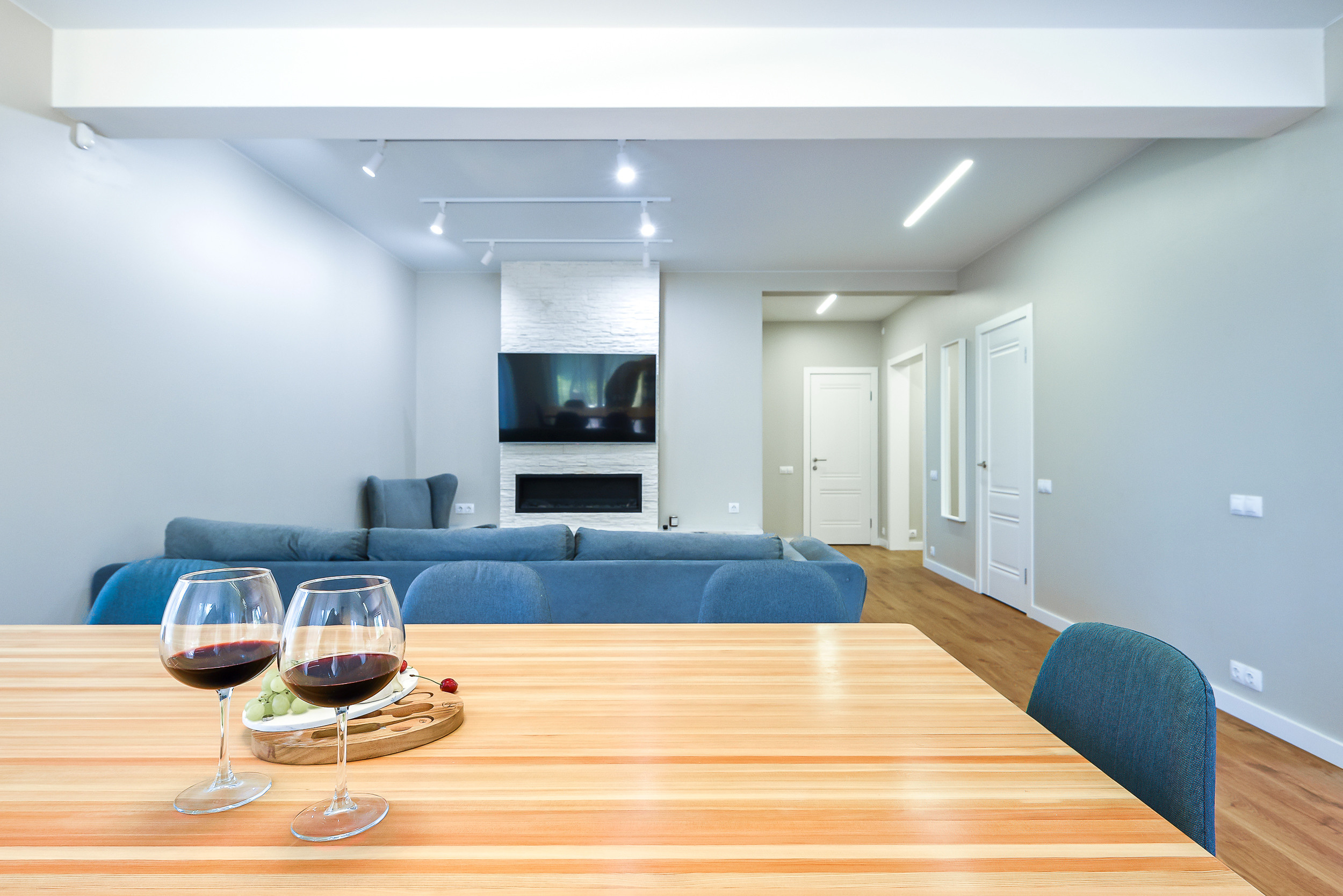 Дом на продажу в элитном поселке в Ленинградской области. Интерьерный фотограф. Фото- видеосъемка недвижимости Санкт-Петербург