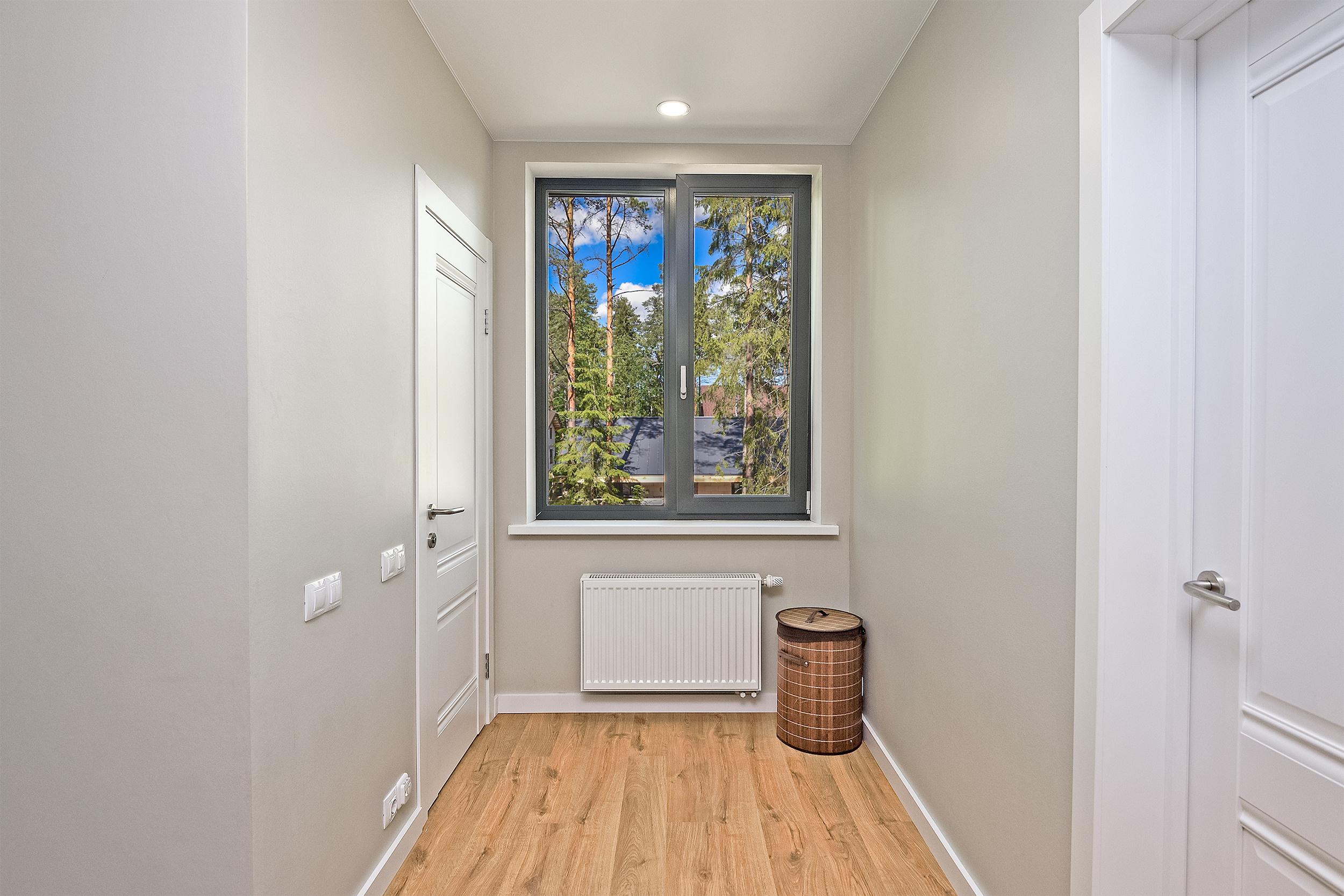 Дом на продажу в элитном поселке в Ленинградской области. Интерьерный фотограф. Фото- видеосъемка недвижимости Санкт-Петербург