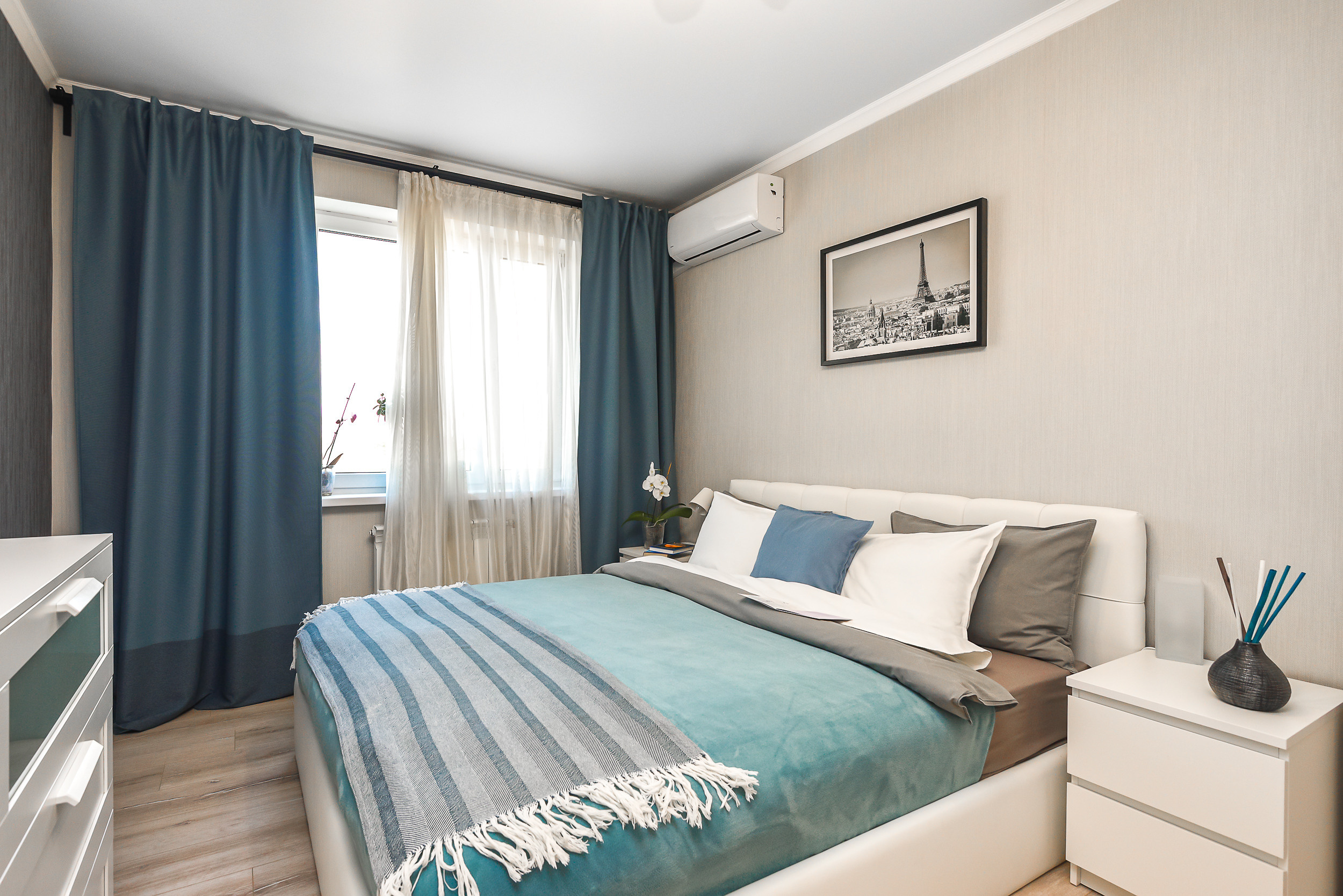 Типовая художественная съемка интерьера квартиры для суточной аренды. Интерьерный фотограф. Фото- видеосъемка недвижимости Санкт-Петербург